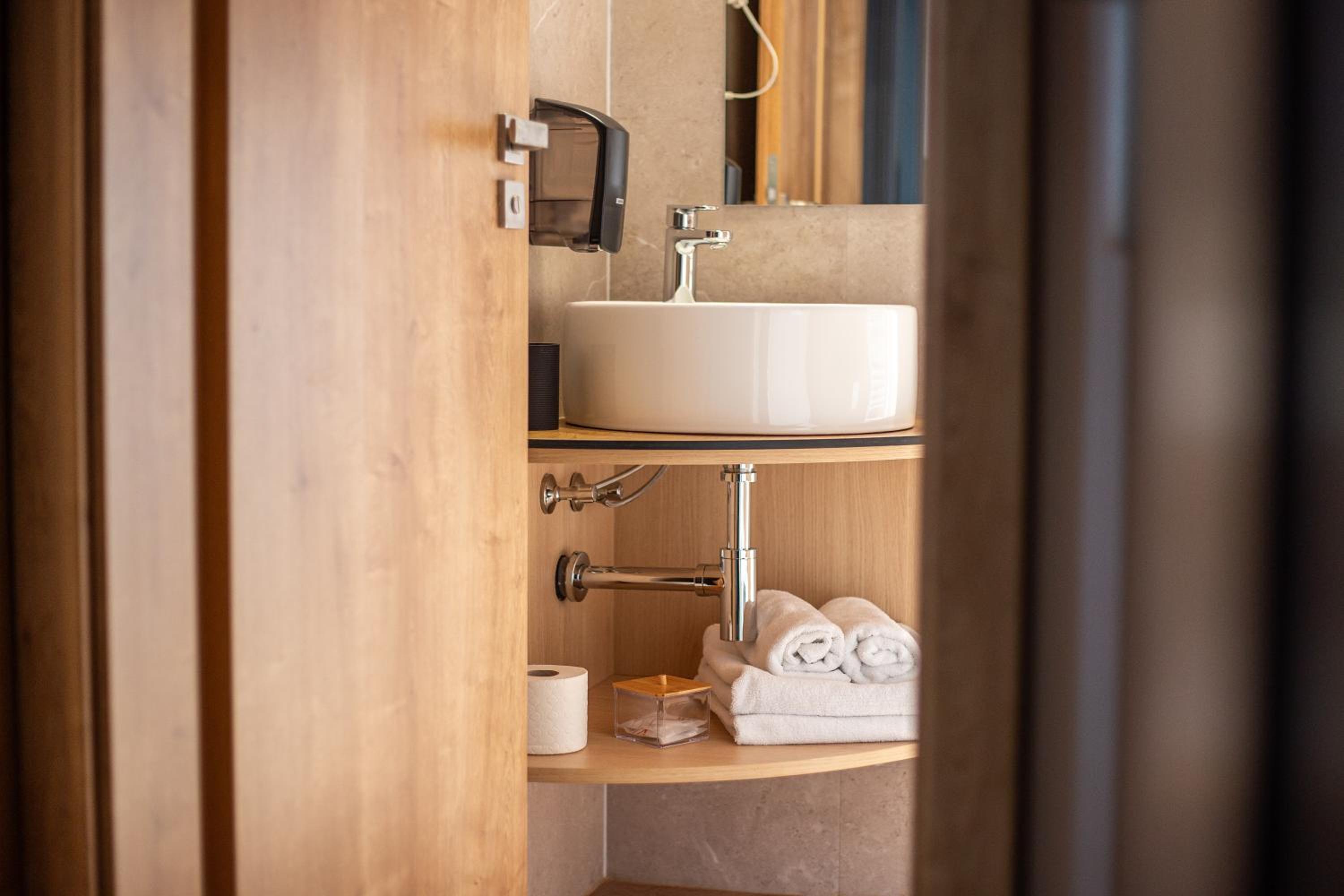 Standard Double Suite - Photo 10
