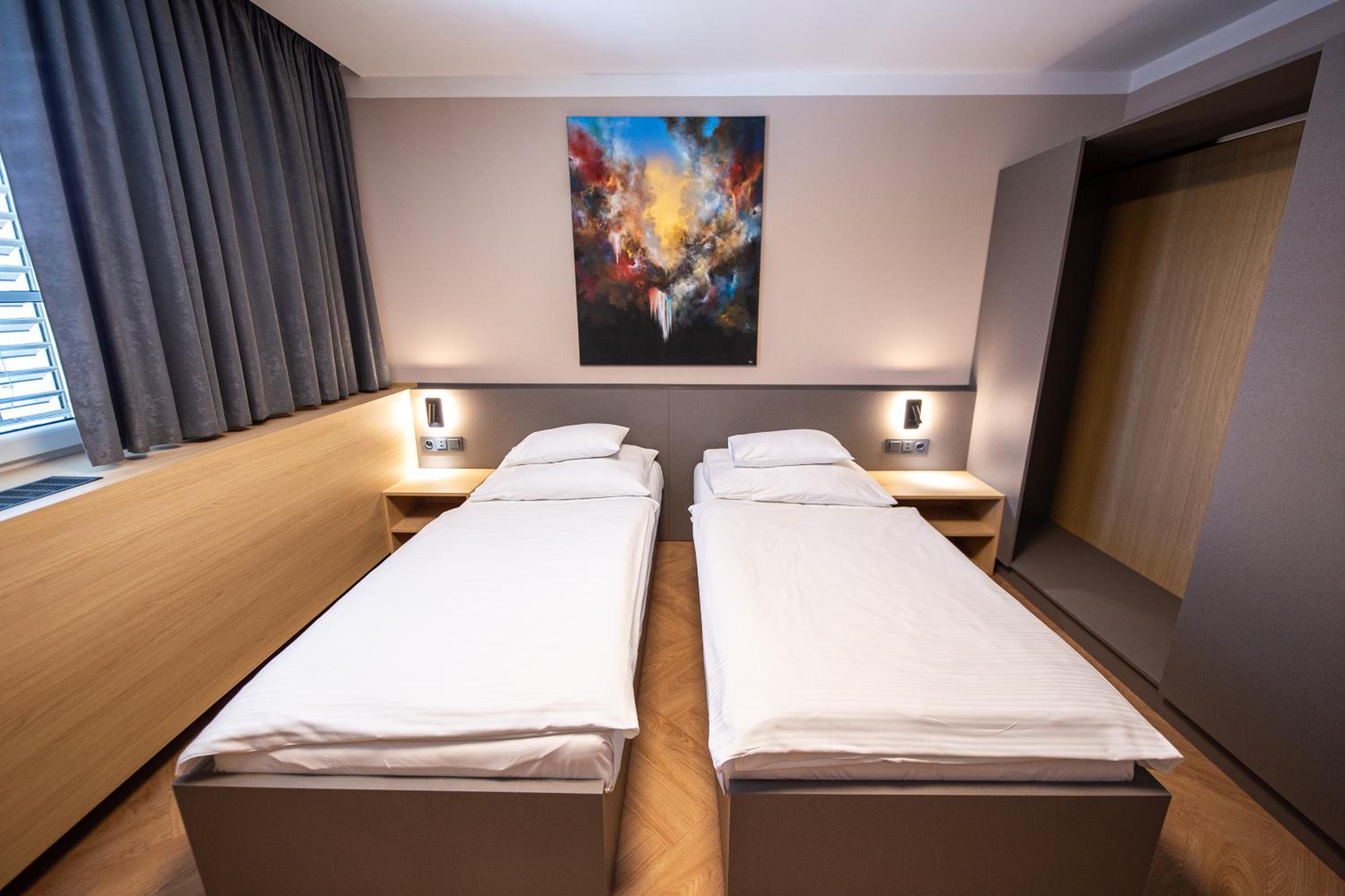 Standard Double Suite - Photo 7