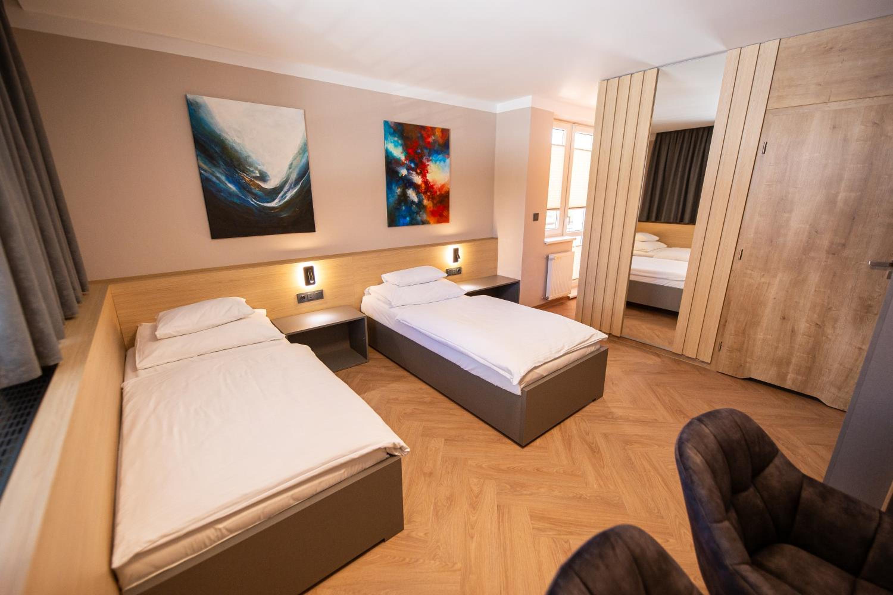 Twin Room - Photo 10