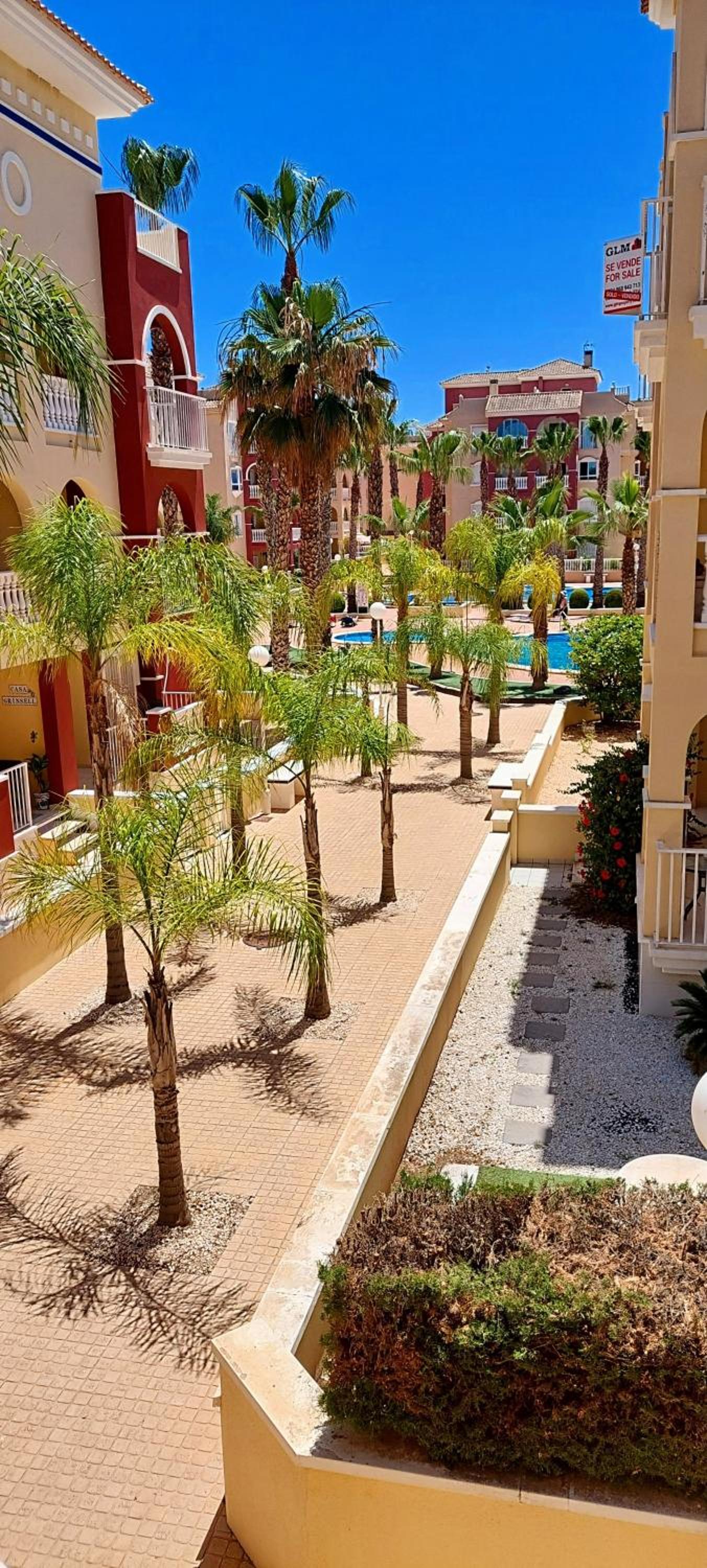 Two-Bedroom Apartment with Balcony photo 2