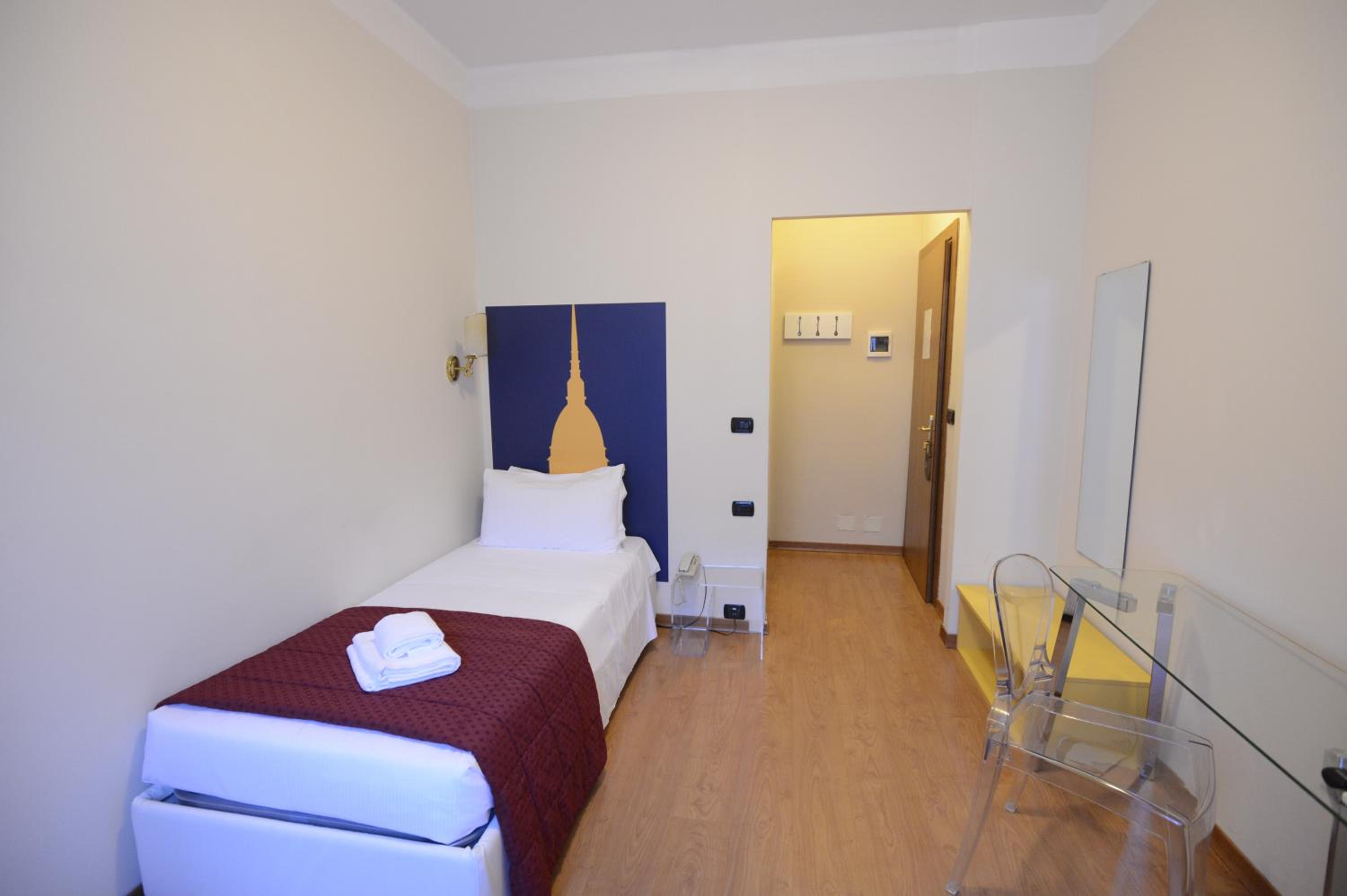 Single Room photo 2