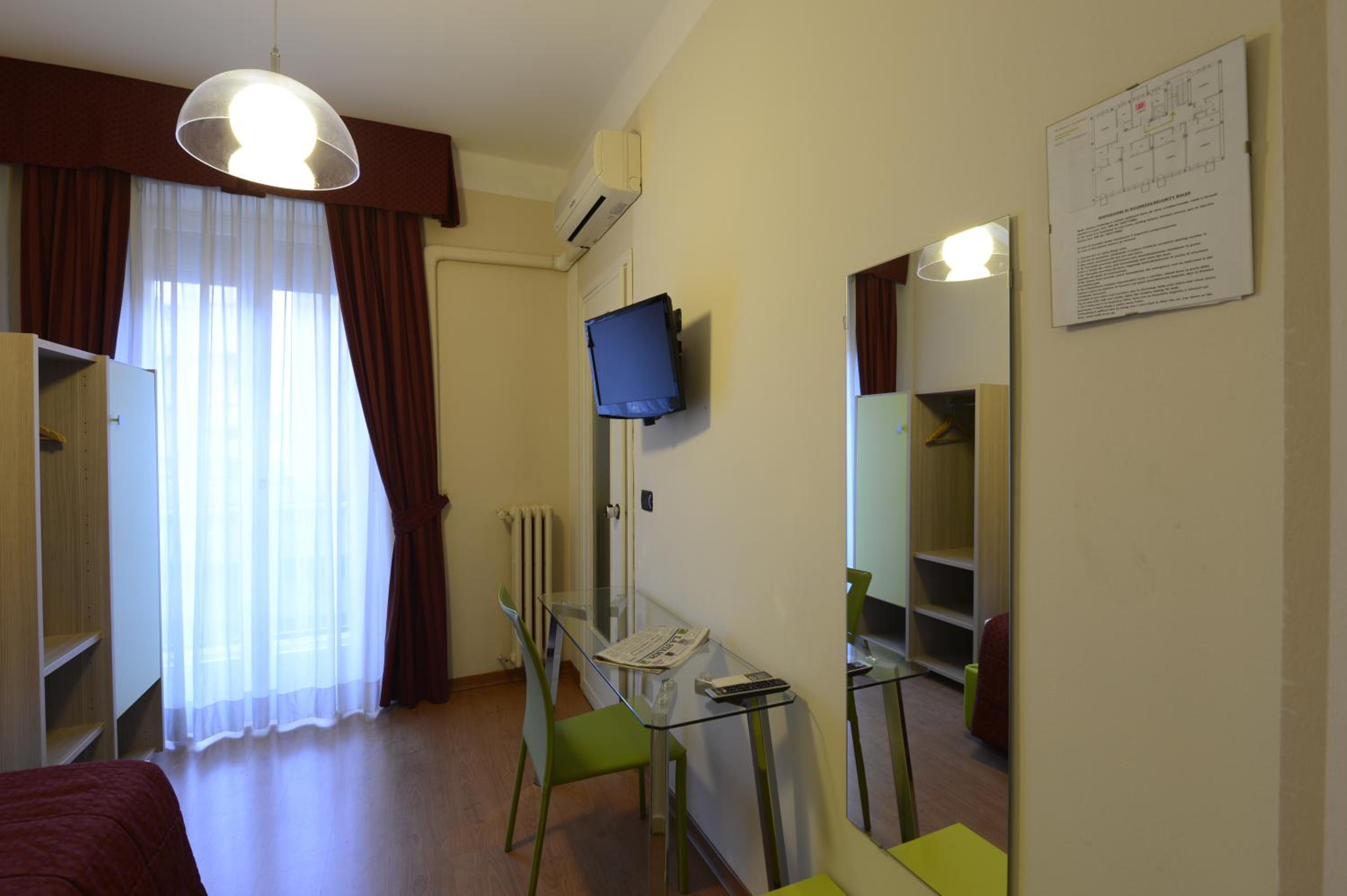 Single Room photo 3