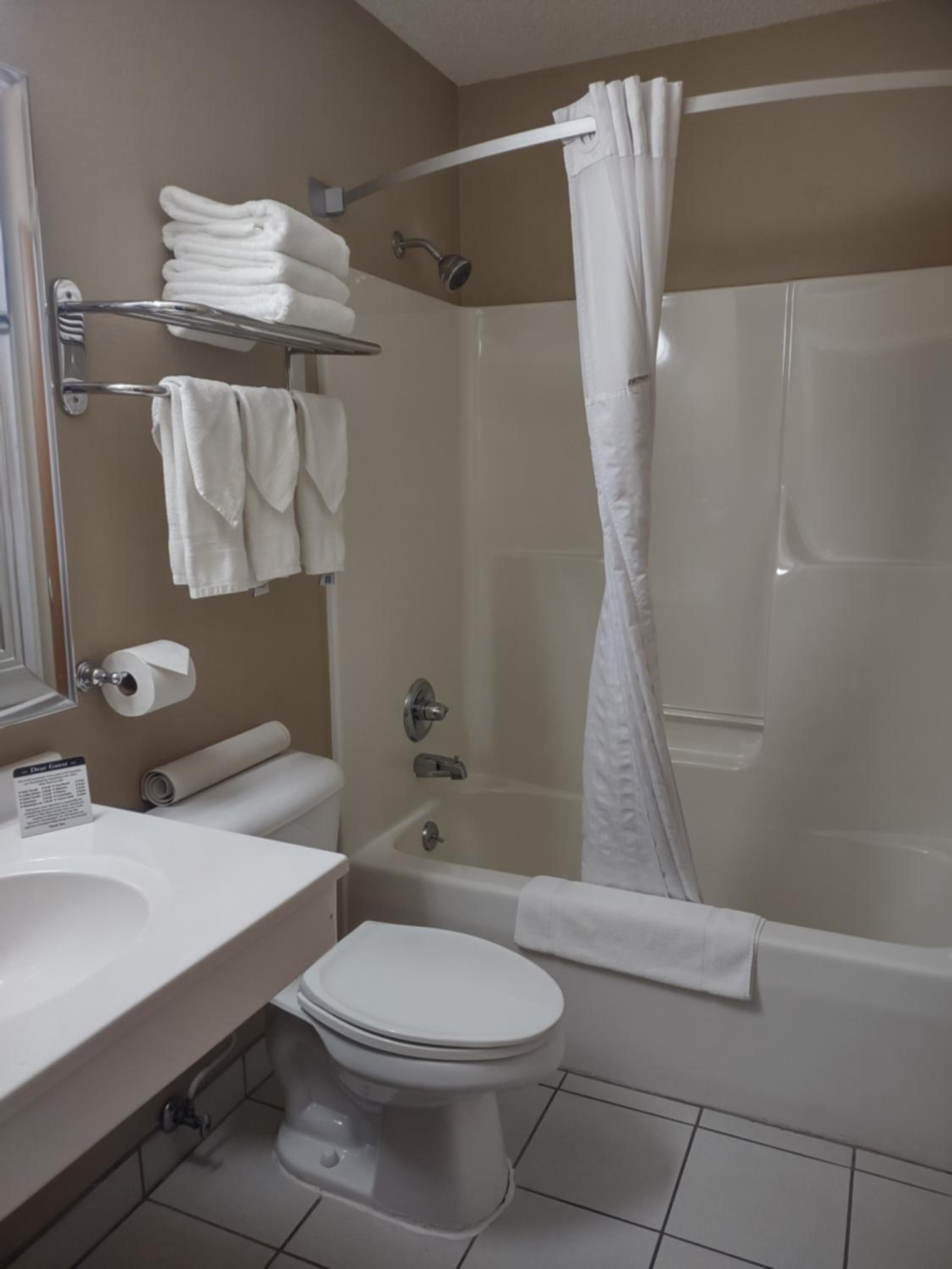Studio Suite with Two Queen Beds - Non-Smoking - Photo 4