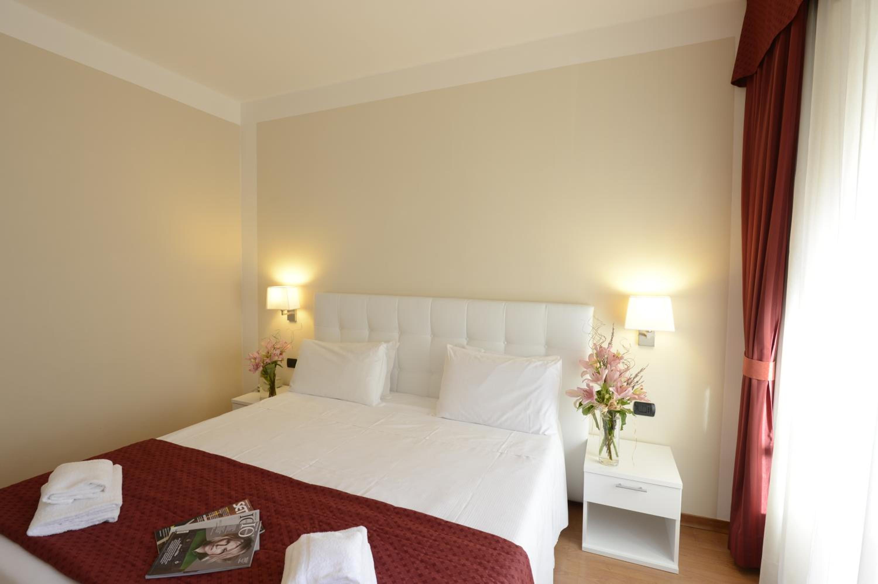 Double or Twin Room - Photo 3