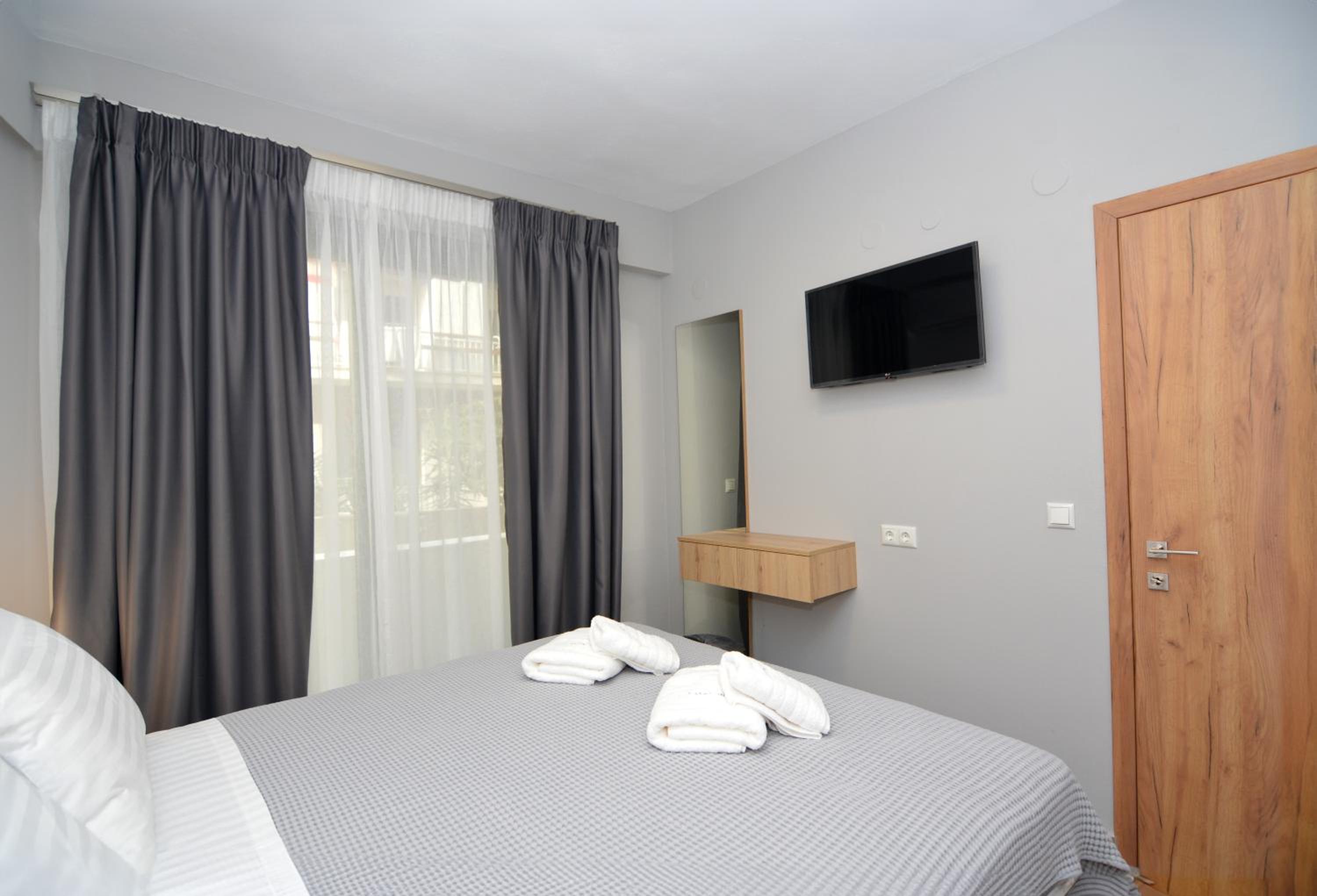 One-Bedroom Deluxe Apartment