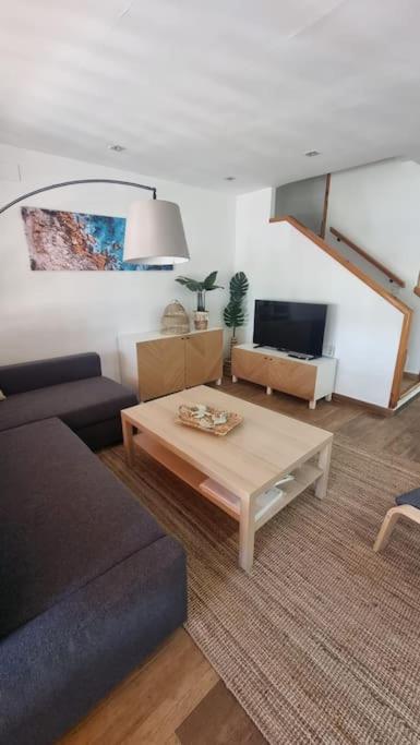 Three-Bedroom House photo 3