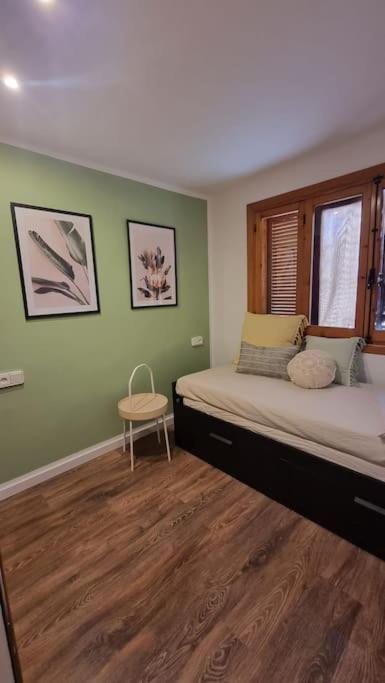 Three-Bedroom House photo 2