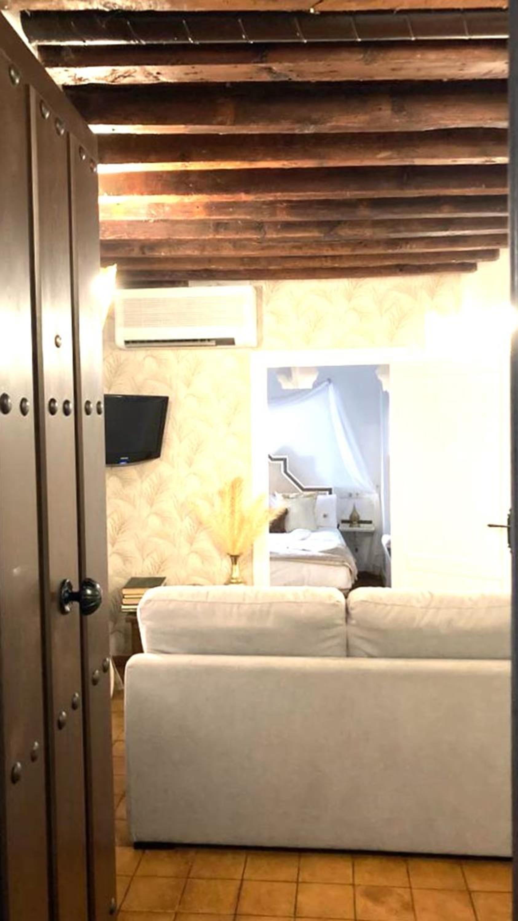 Apartment with Disability Access and Spa Bath photo 3