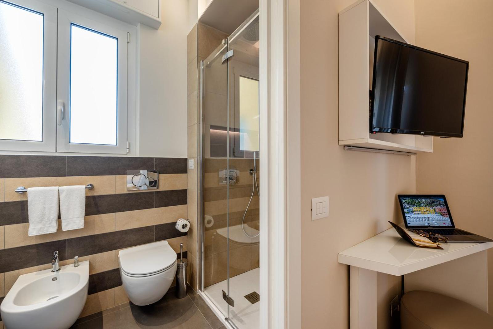 Double Standard Room with Mountain View photo 3