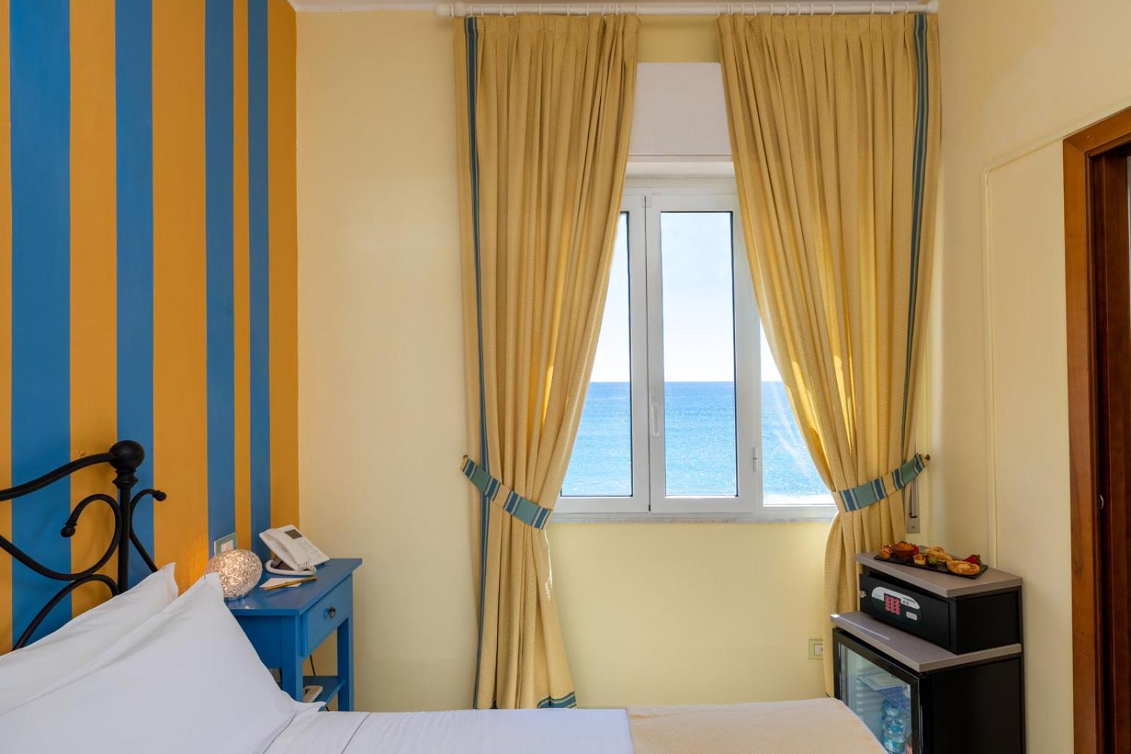 Double Standard Room with Sea View photo 2