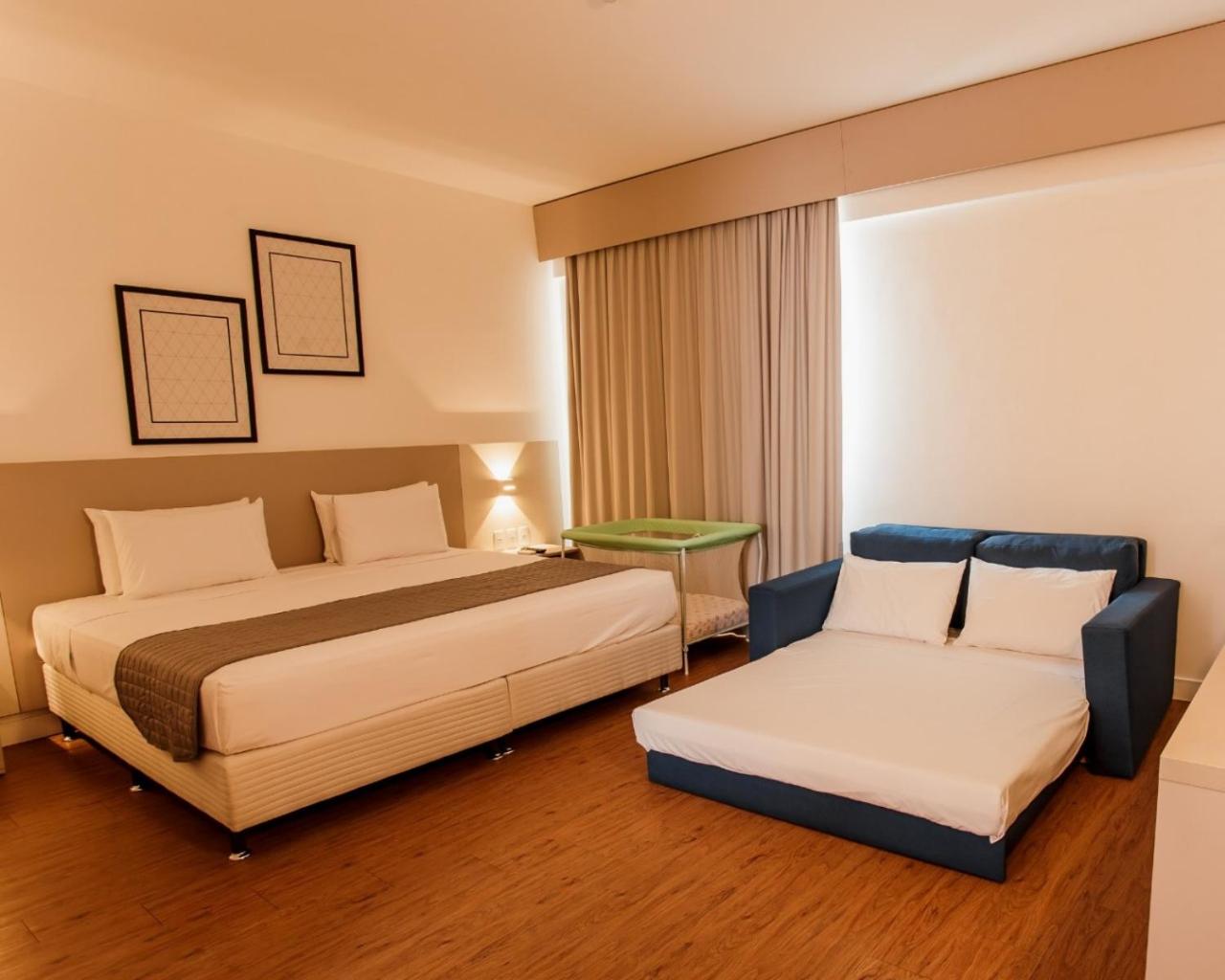 Suite - Photo 1