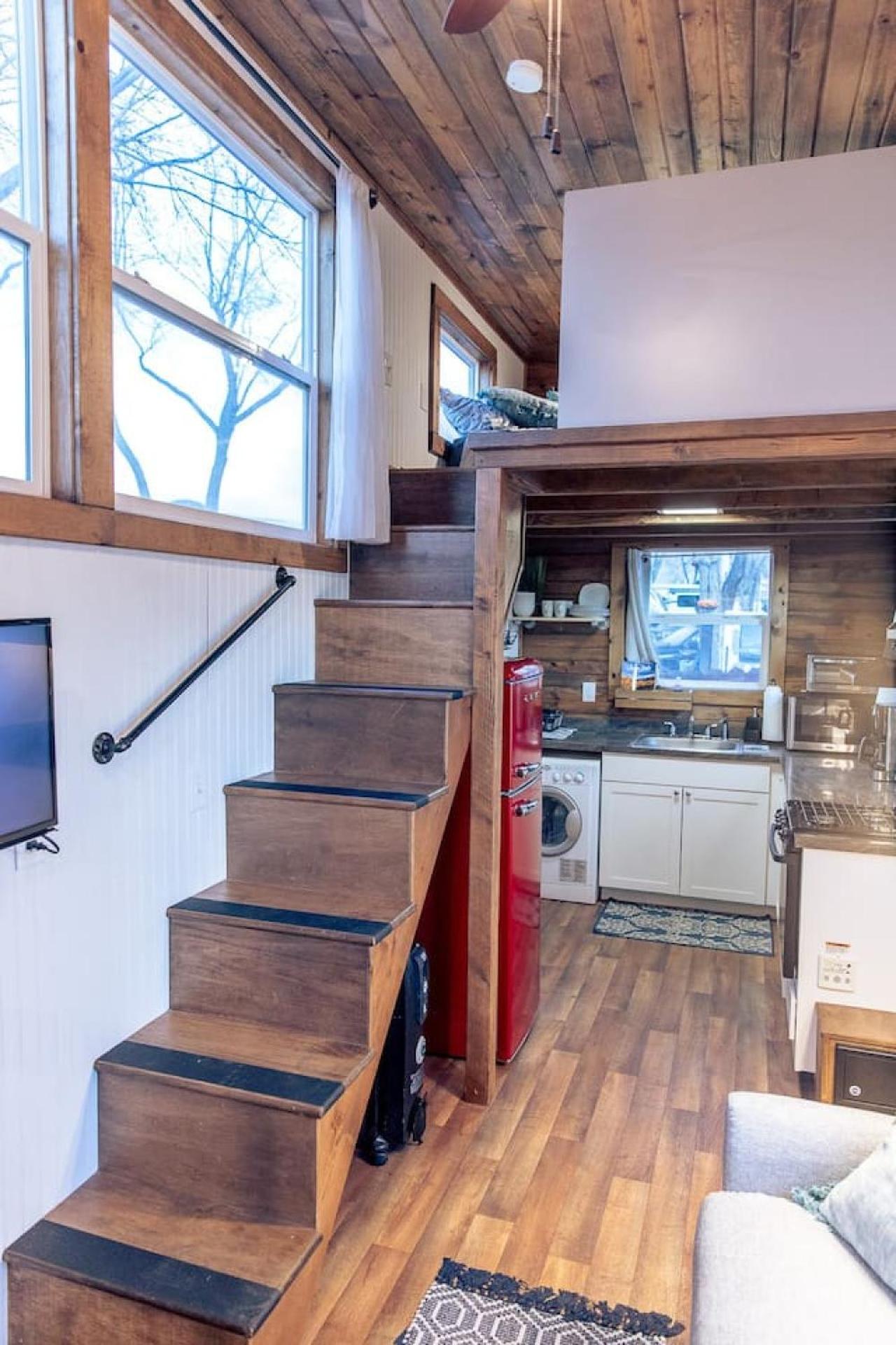Studio Apartment photo 3