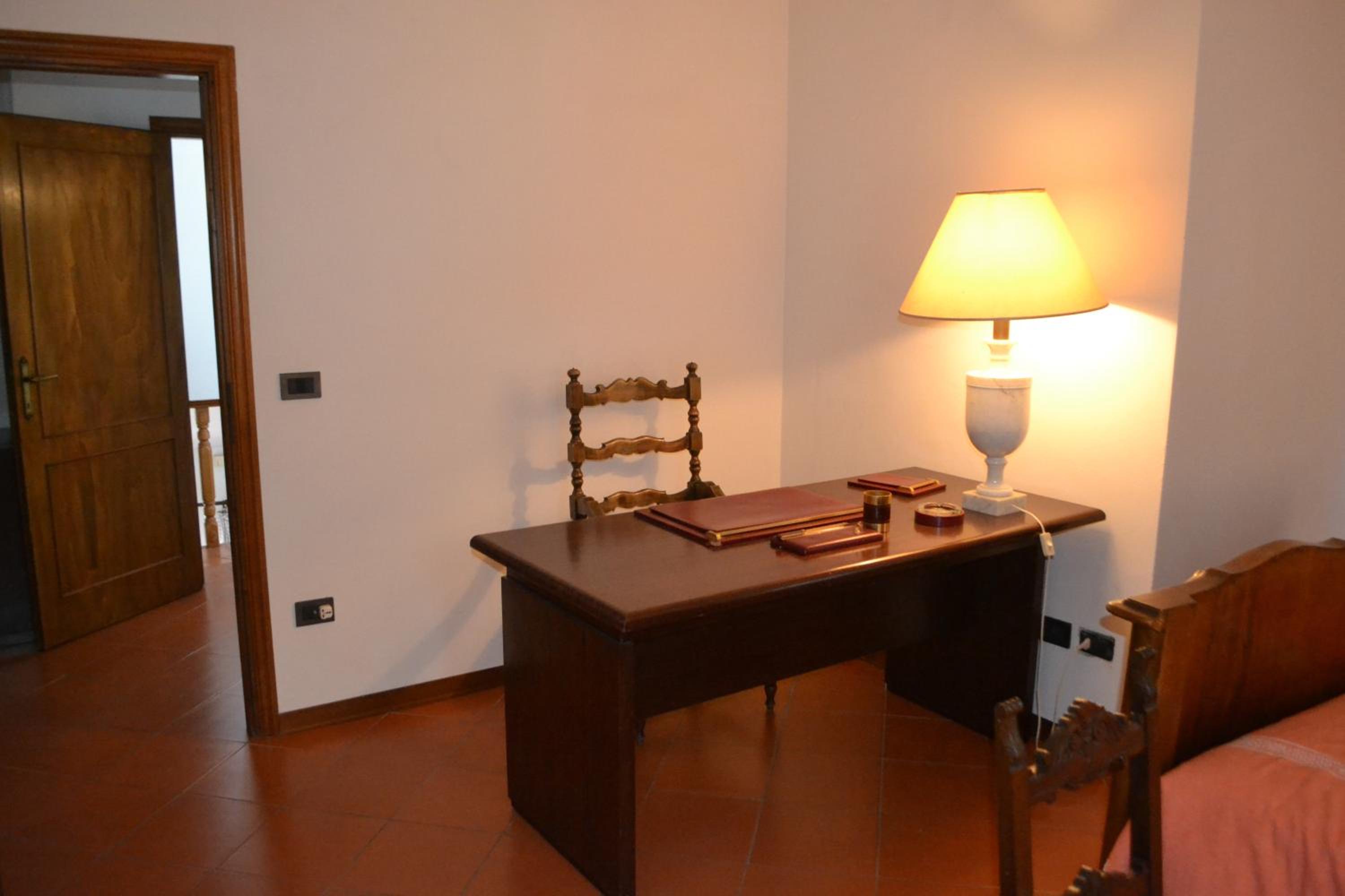 Apartment with Mountain View photo 2