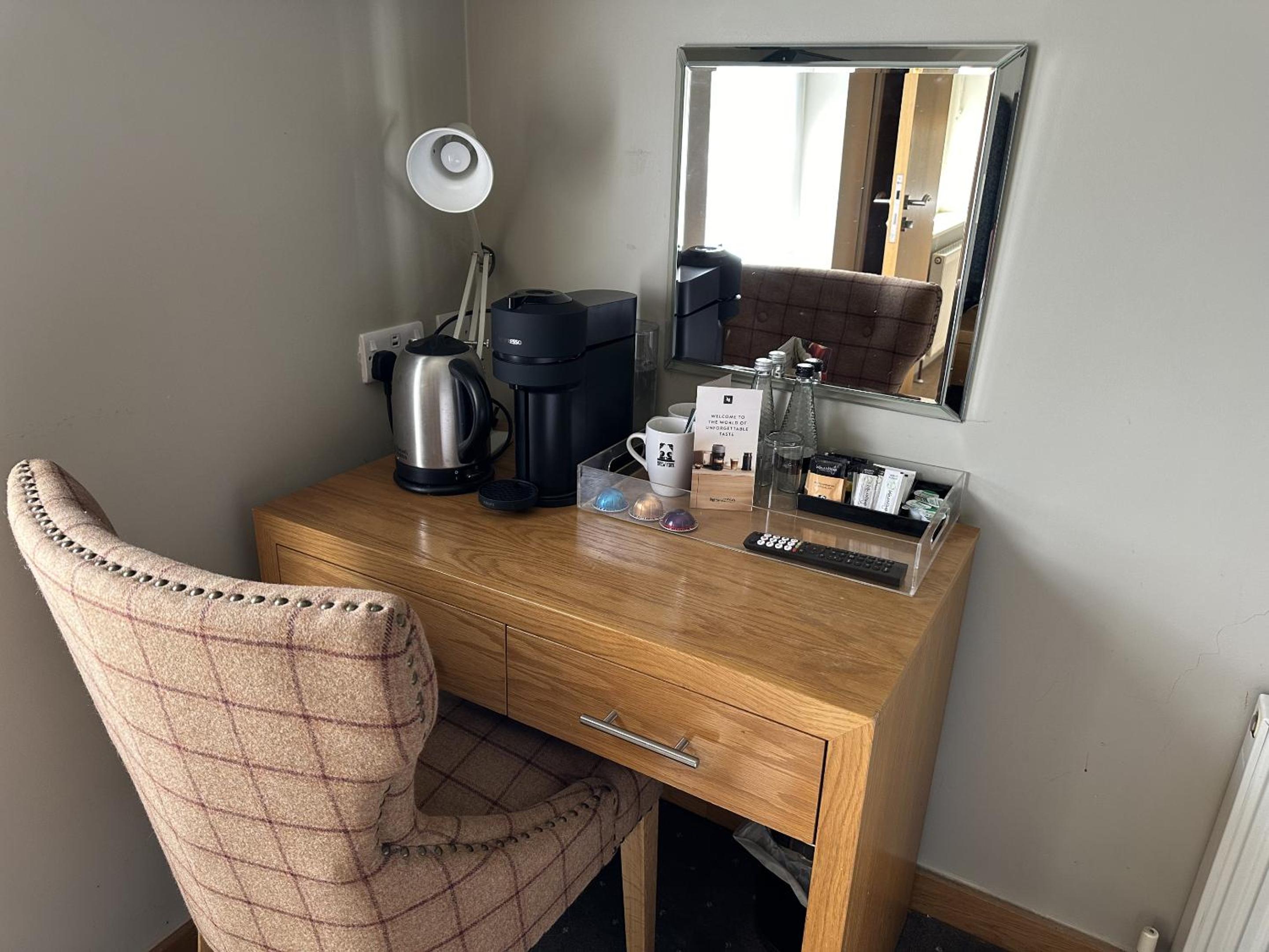 Double Room with Private Bathroom - Photo 8