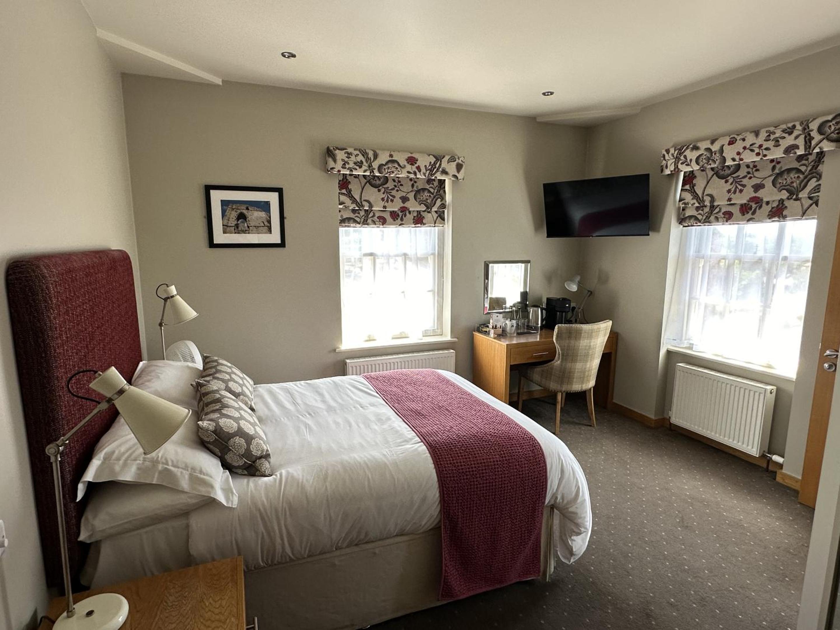 Double Room with Private Bathroom - Photo 2