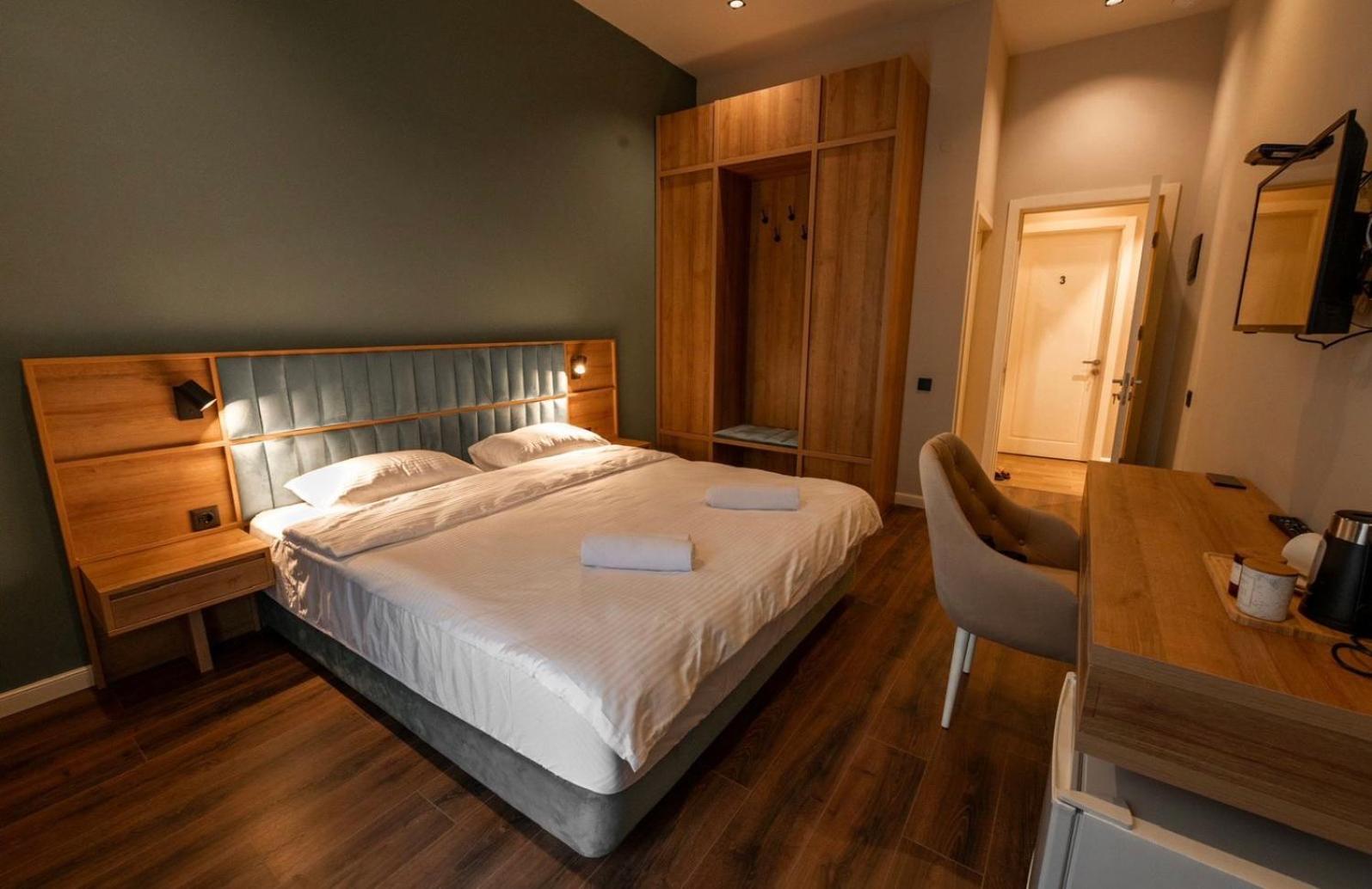 Double Room with Balcony photo 3