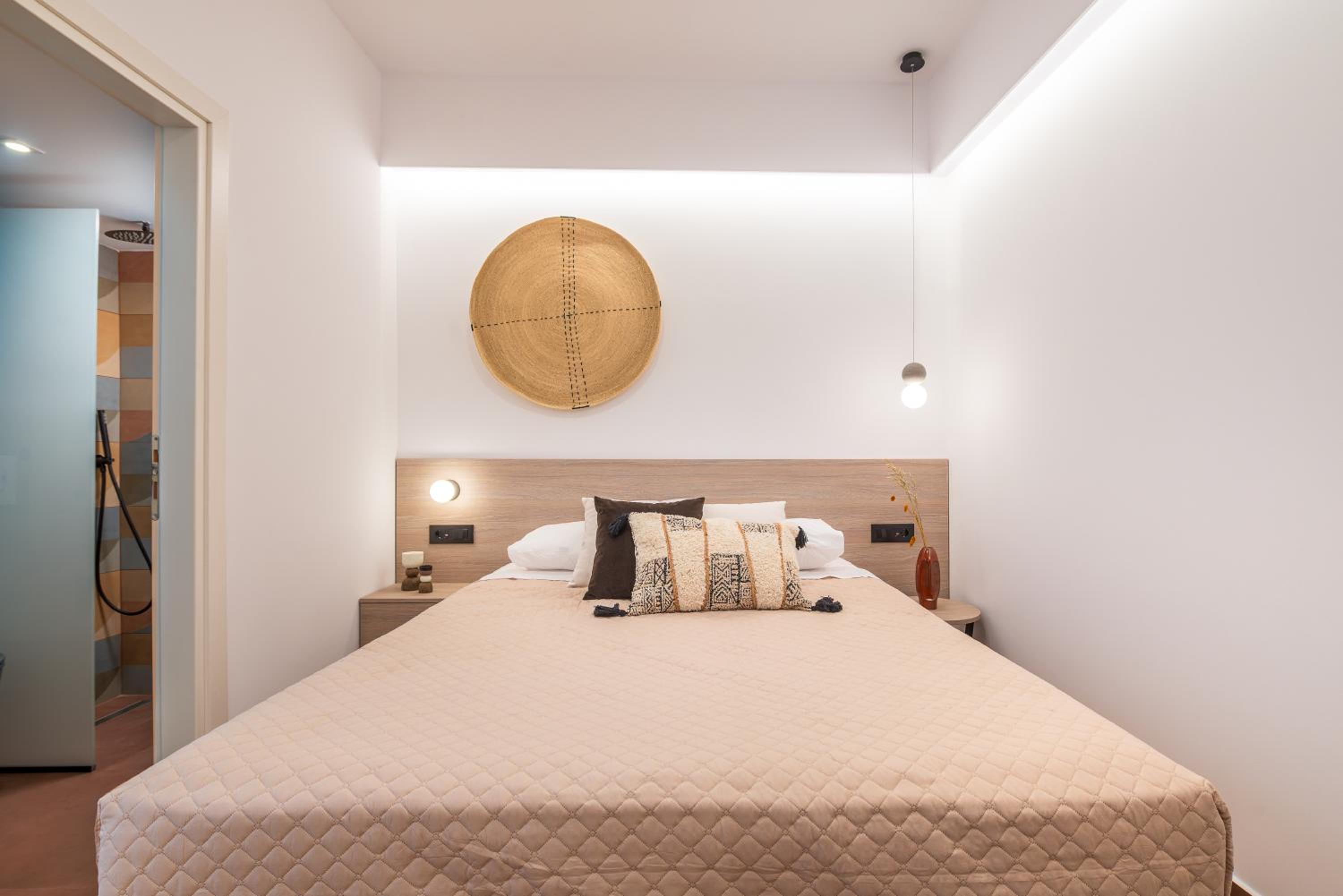 Superior One-Bedroom Apartment