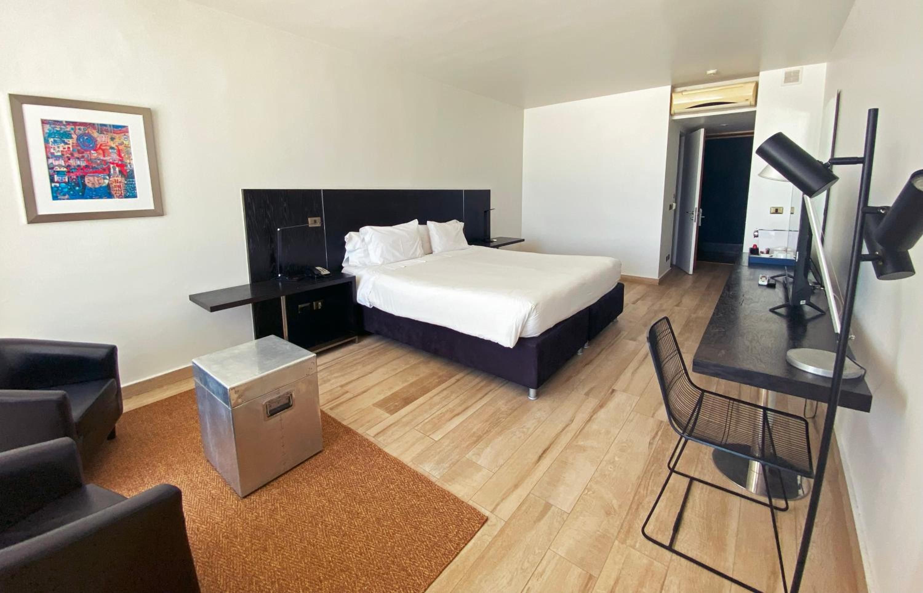 King Room with Ocean View - Non-Smoking photo 2