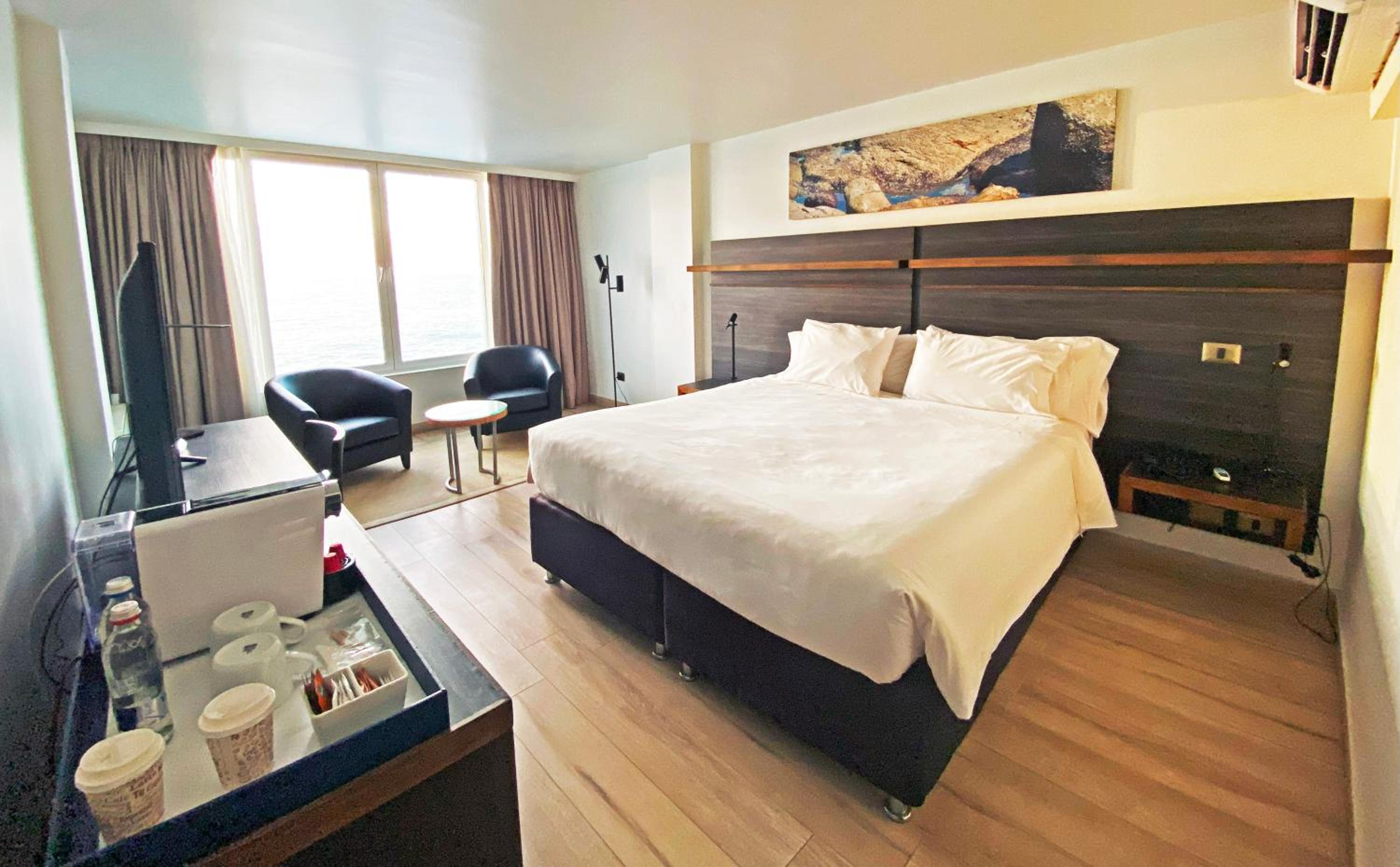 King Room with Ocean View - Non-Smoking