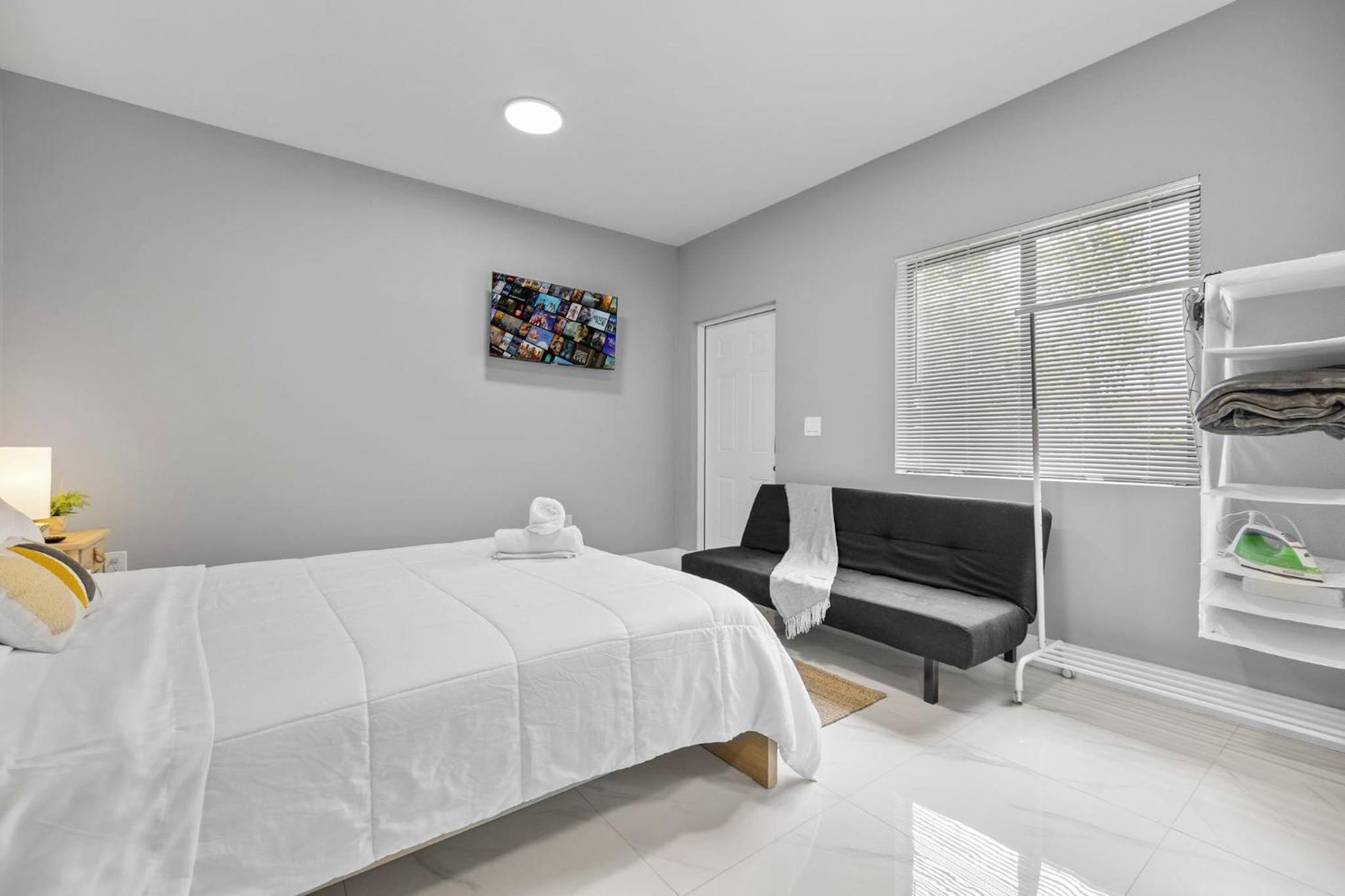 One-Bedroom Apartment photo 3