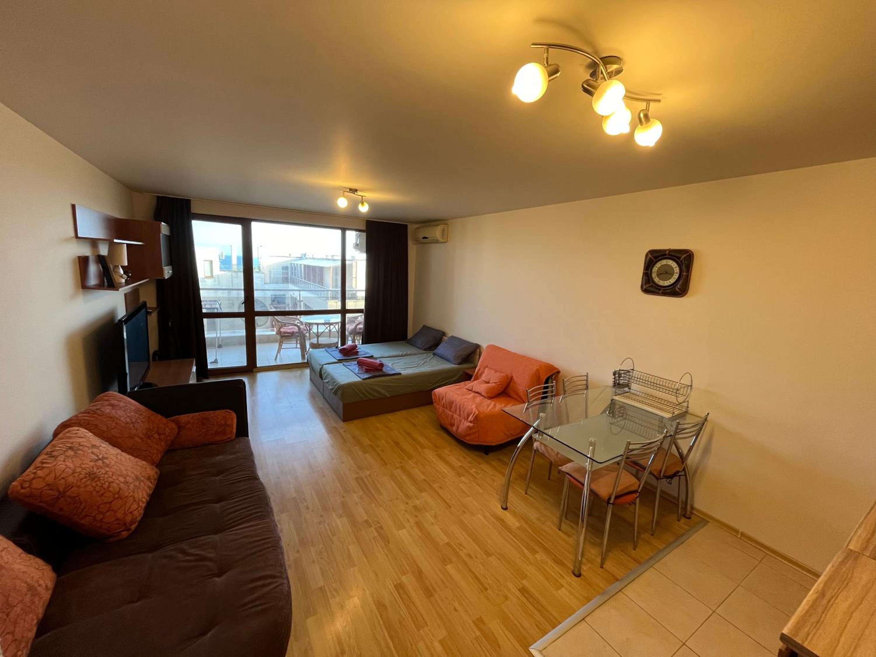 Family Room with Balcony photo 2