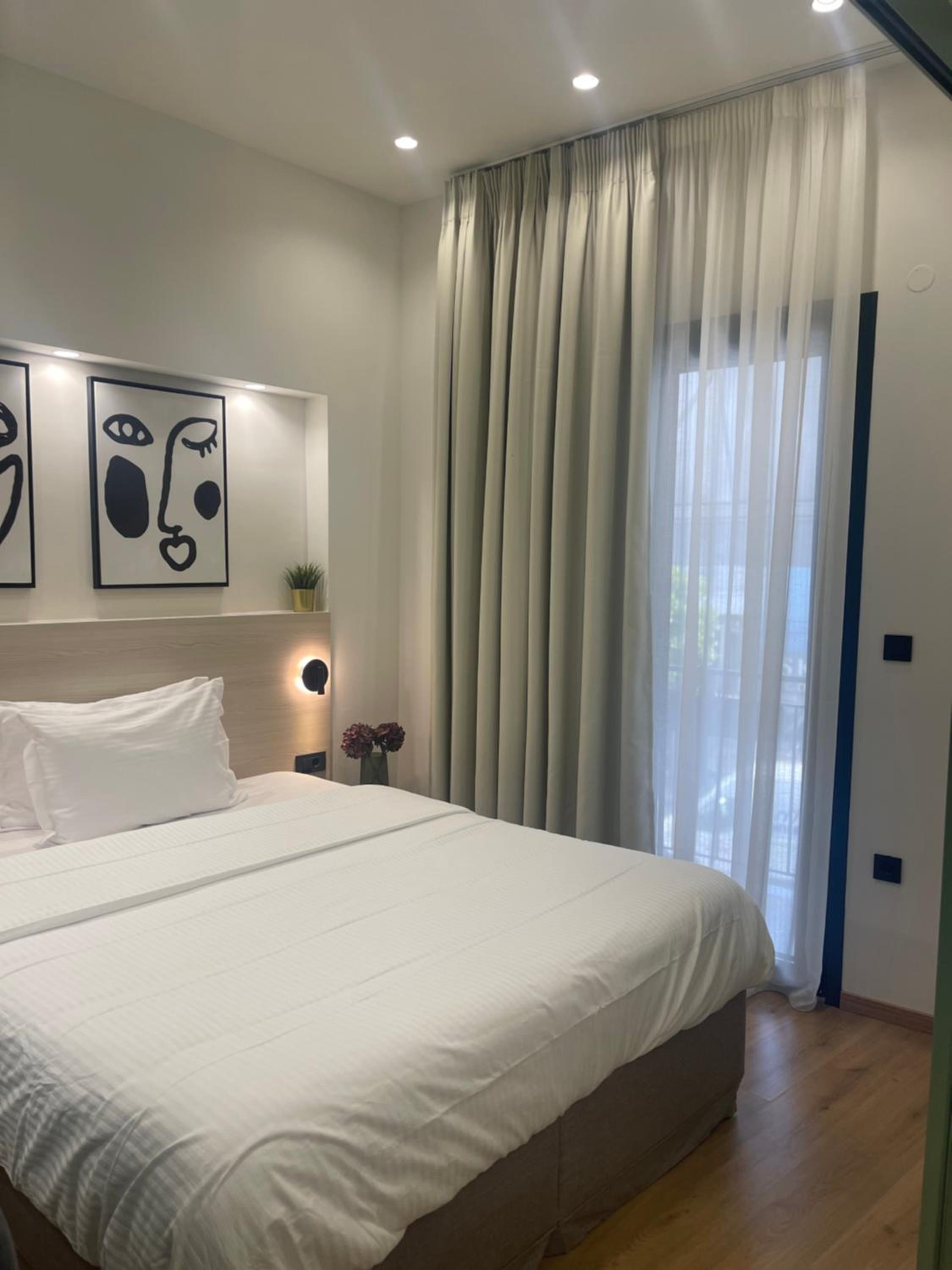 Deluxe King Suite
