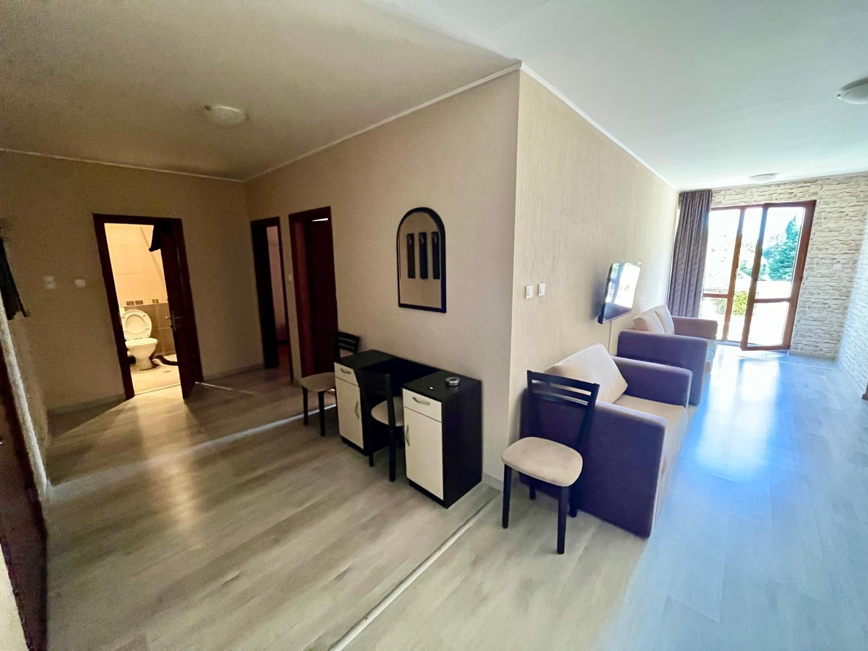 Apartment With Sea View photo 2
