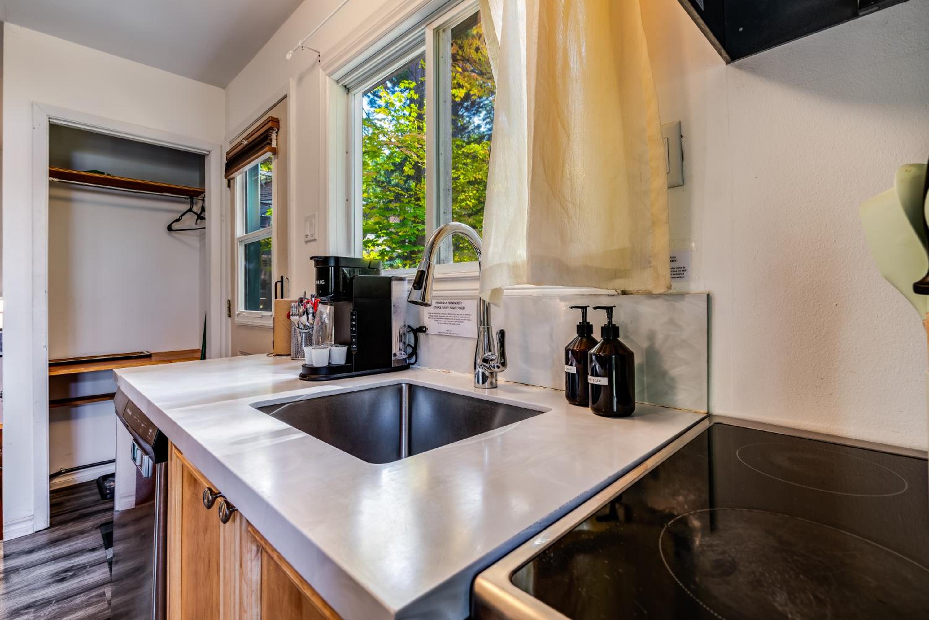 Two-Bedroom House - Photo 20