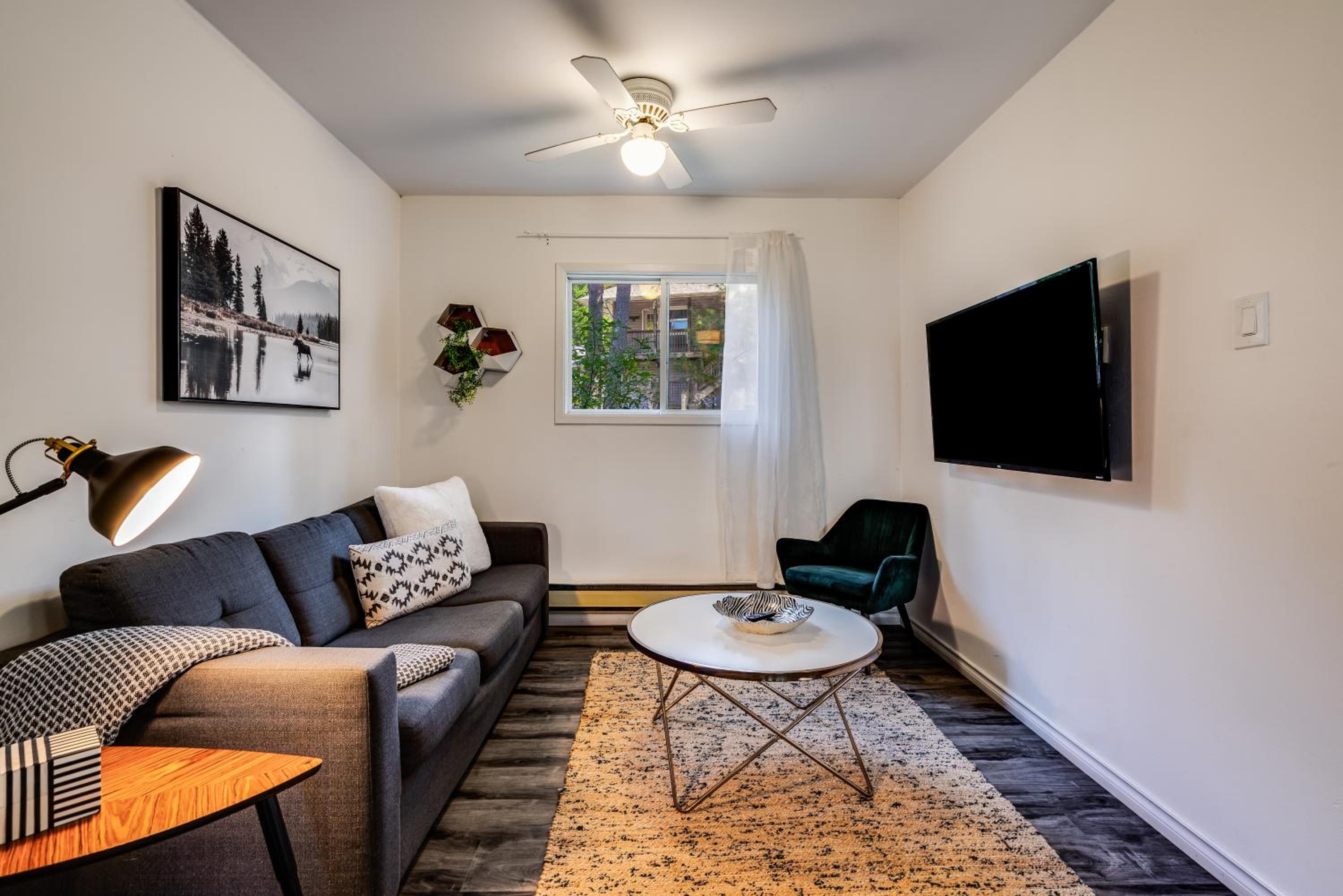 Two-Bedroom House - Photo 22