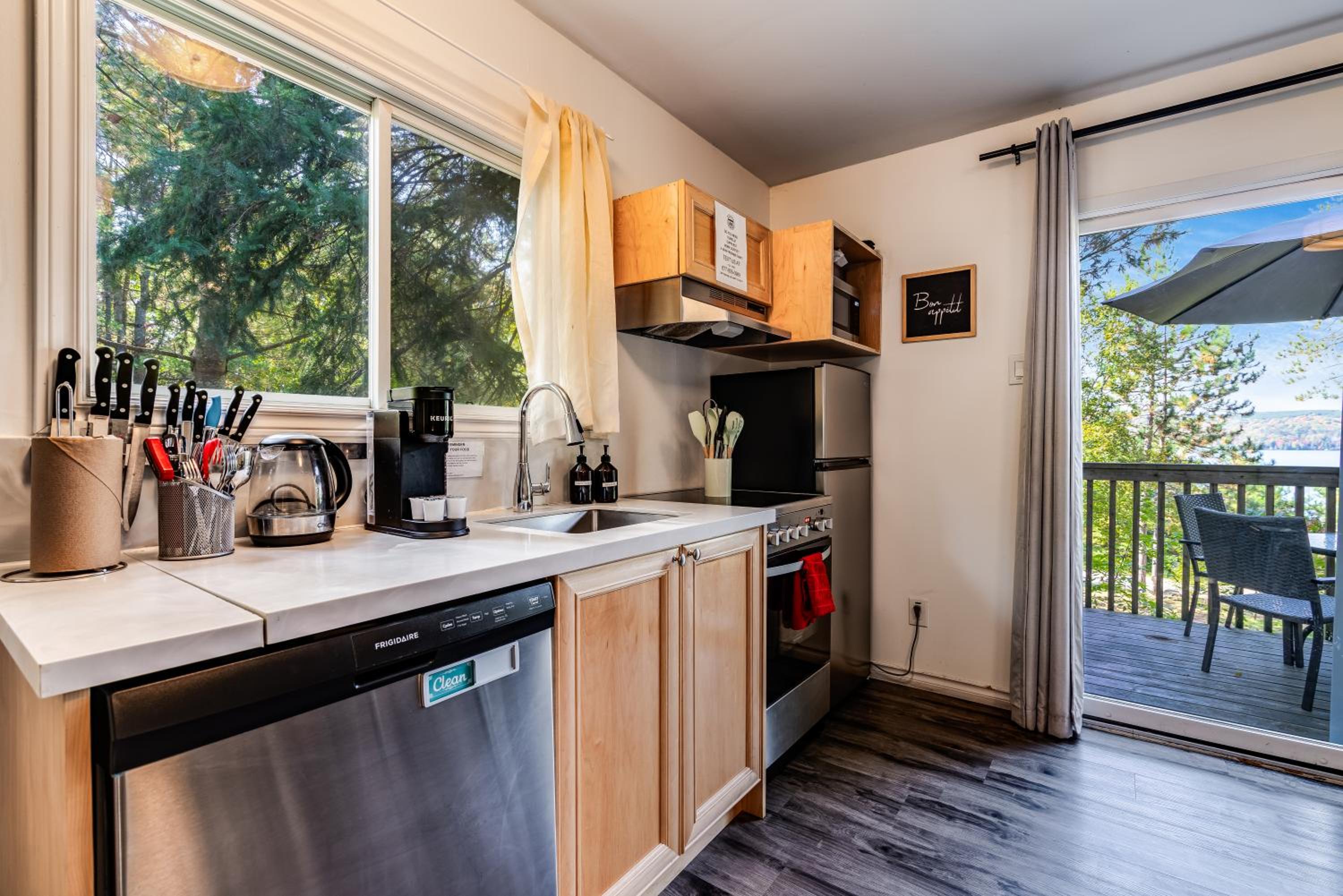 Two-Bedroom House - Photo 18