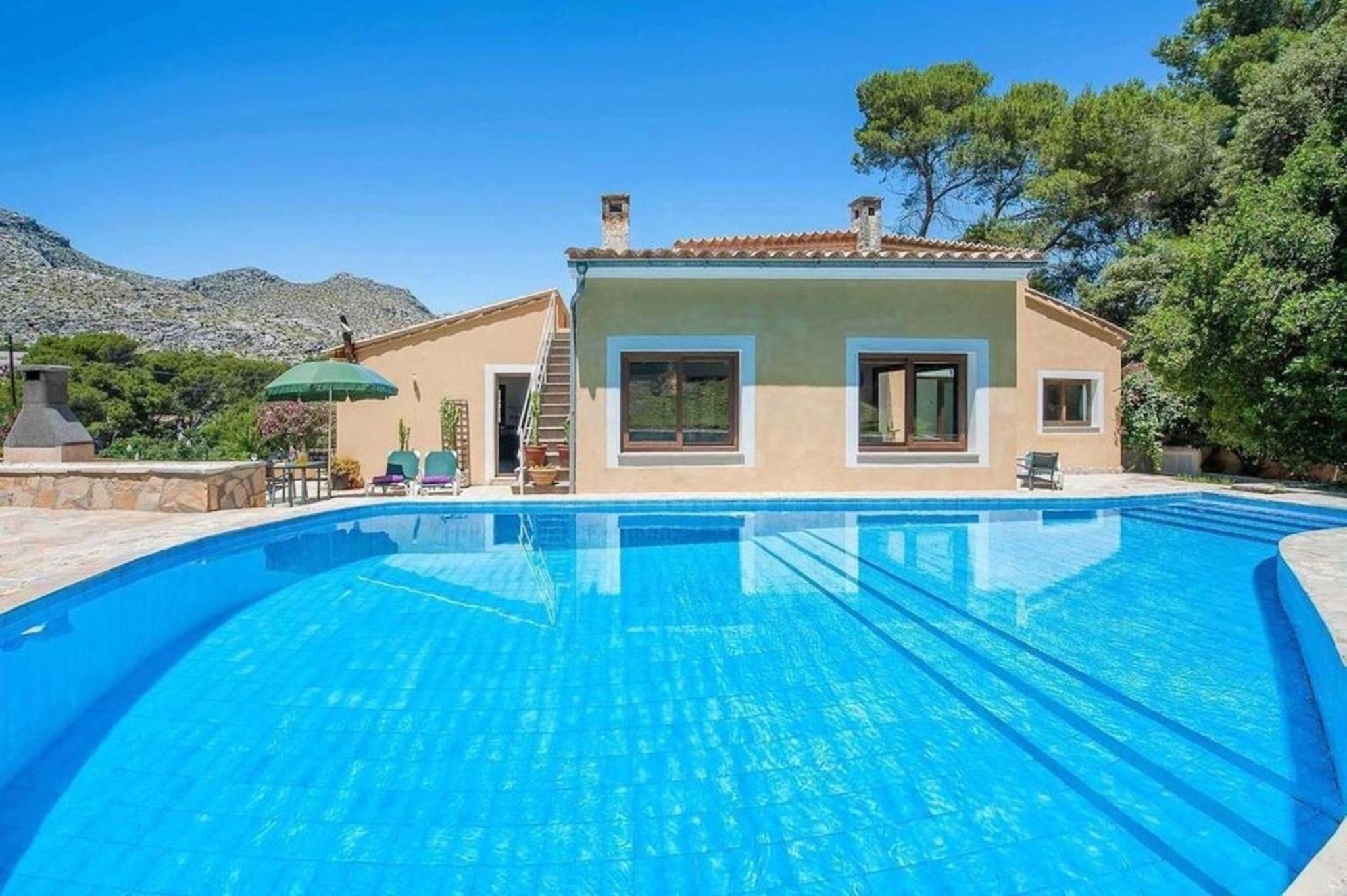 Three-Bedroom Vacation Home  photo 3