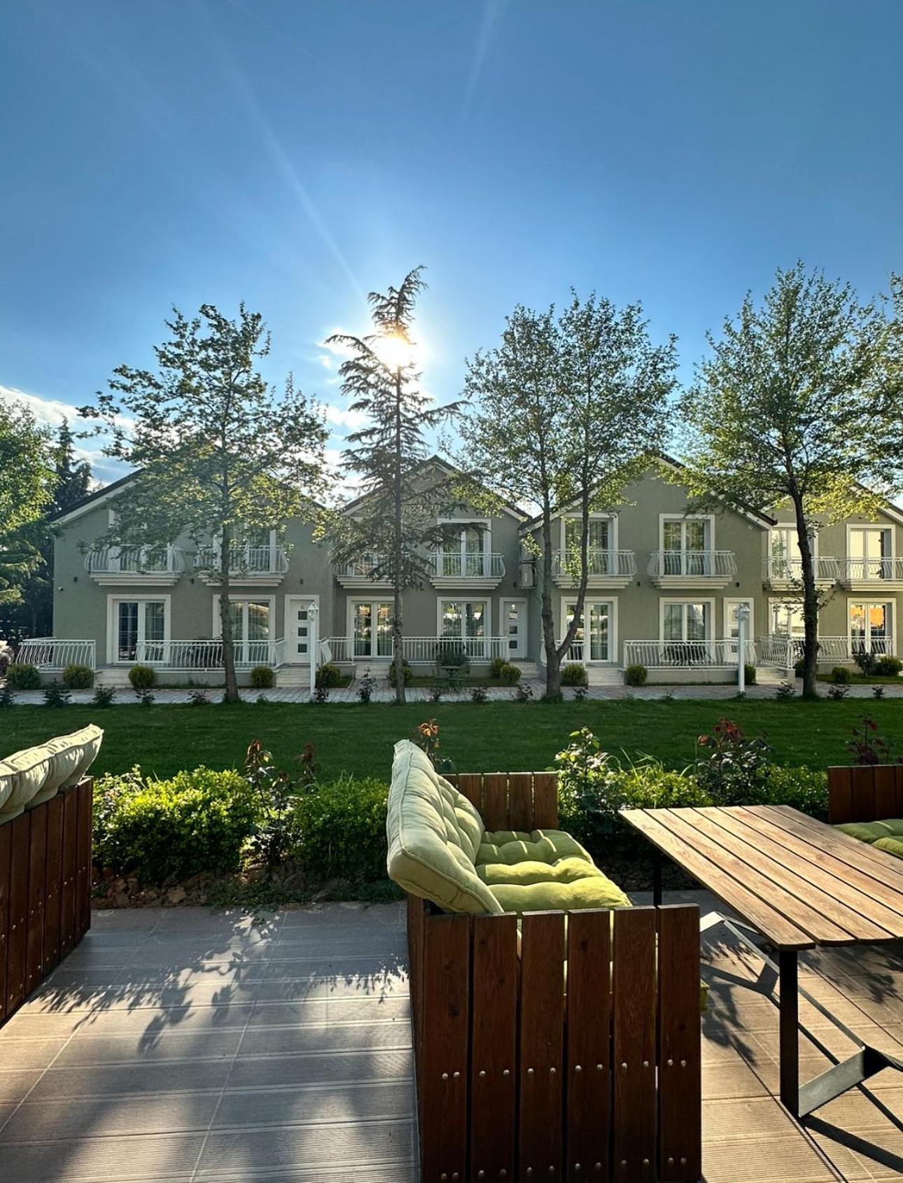 Villa with Garden View
