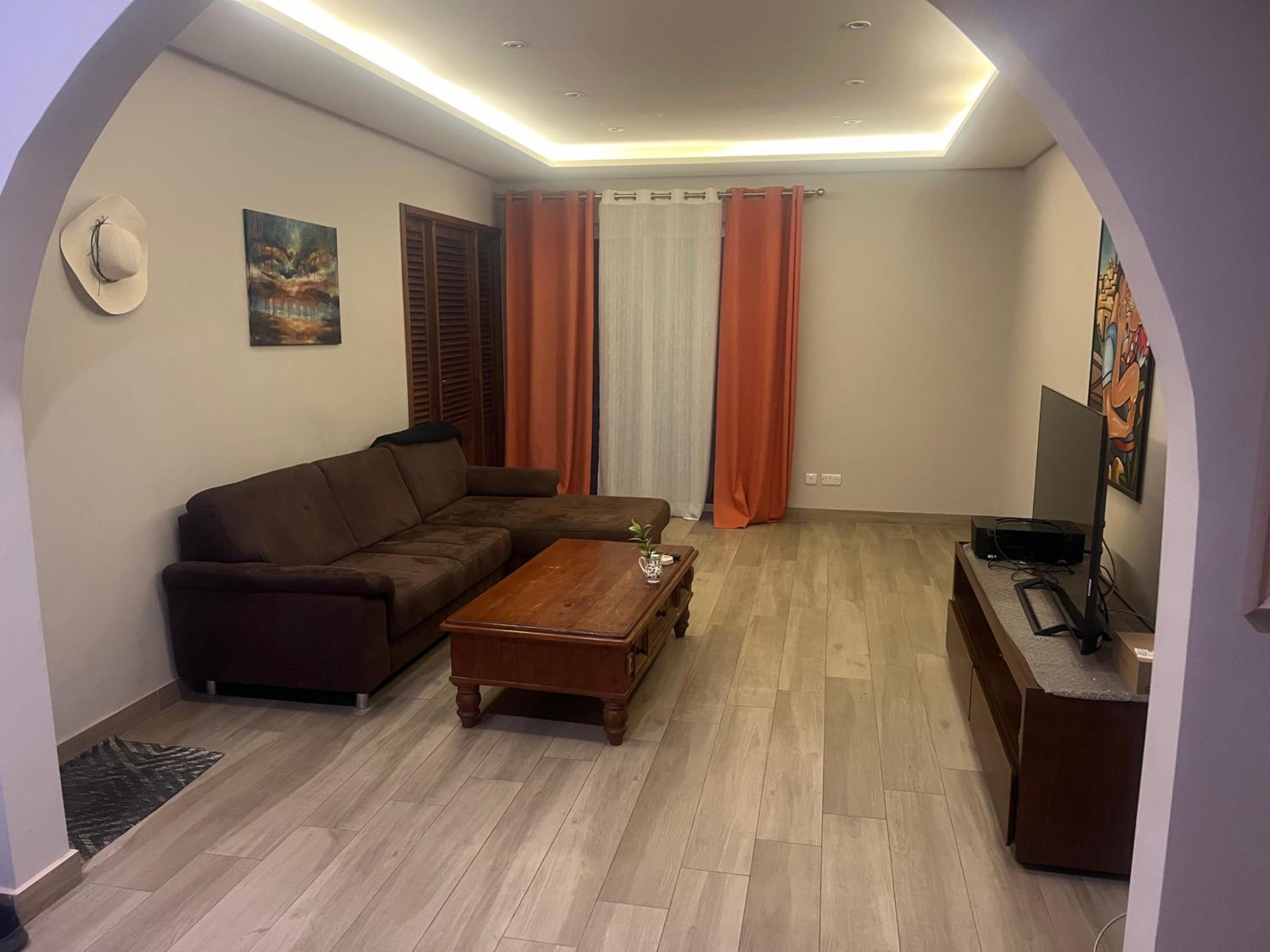 Three-Bedroom Apartment - High Floor photo 1