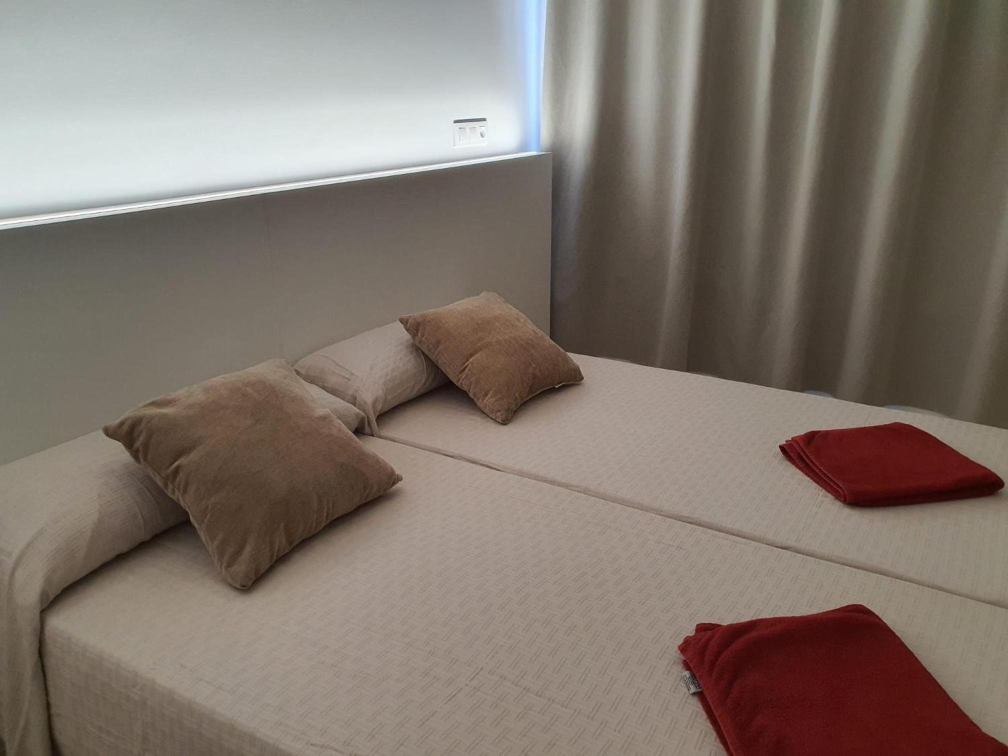 Twin Room with Shared Toilet photo 2