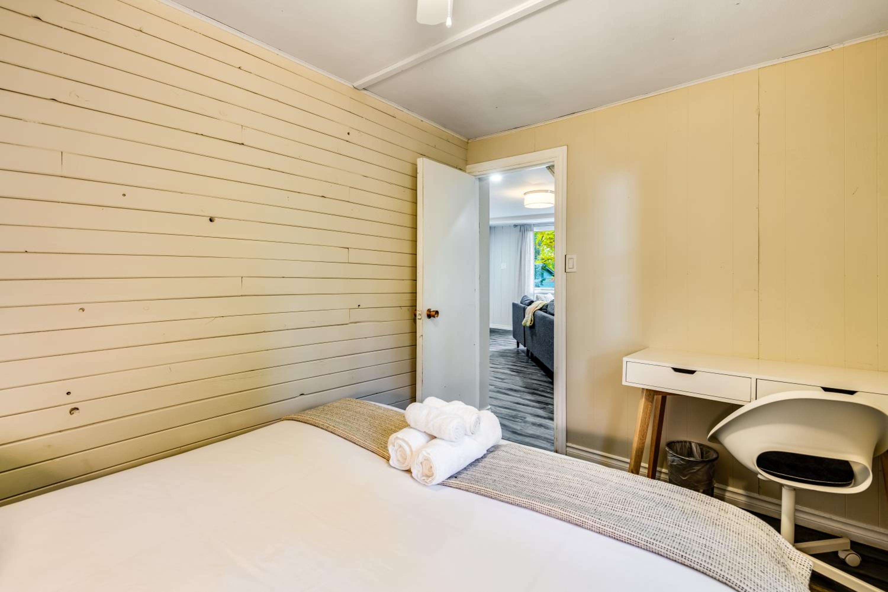 Three-Bedroom House - Photo 17