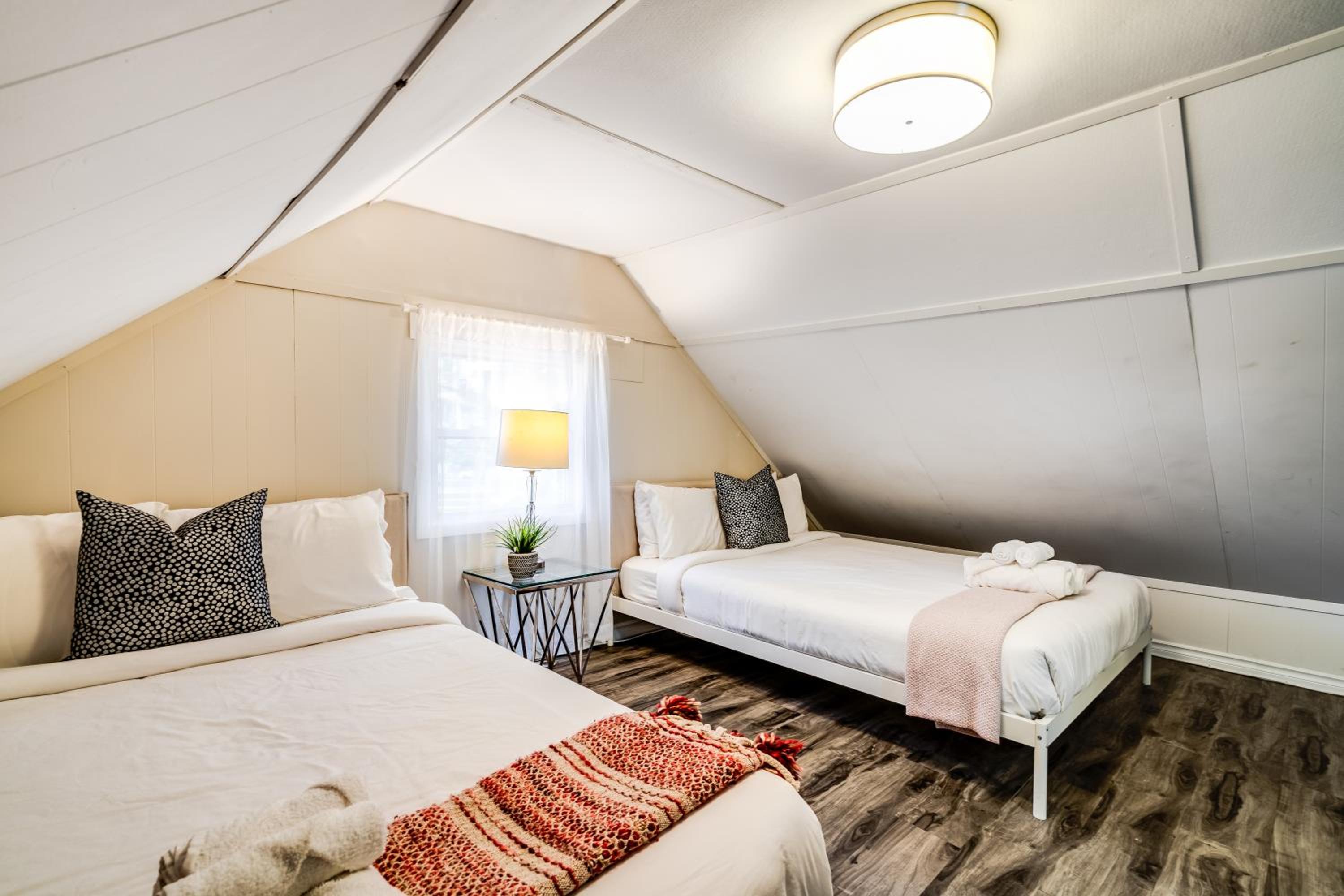 Three-Bedroom House - Photo 18