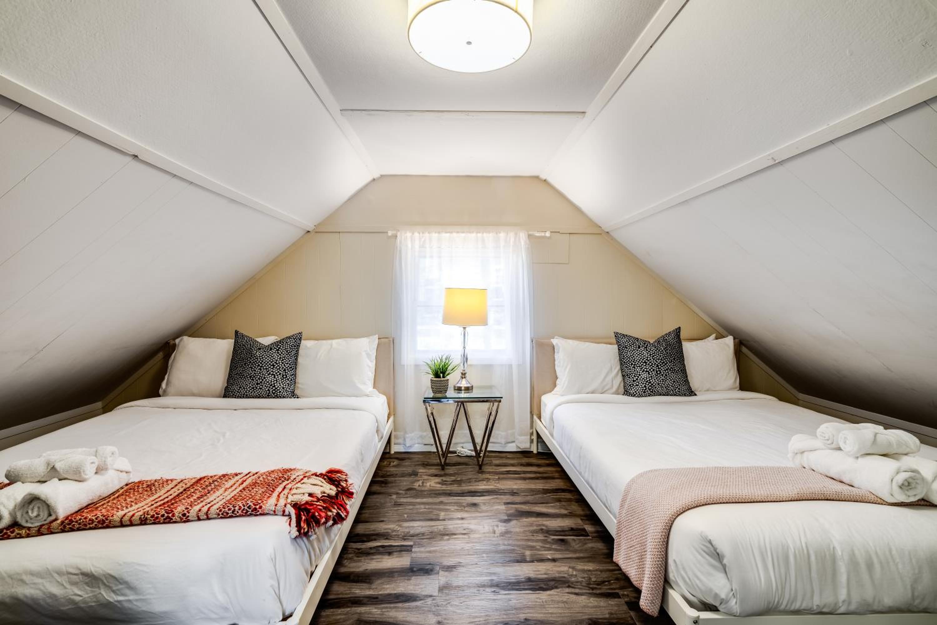Three-Bedroom House - Photo 19