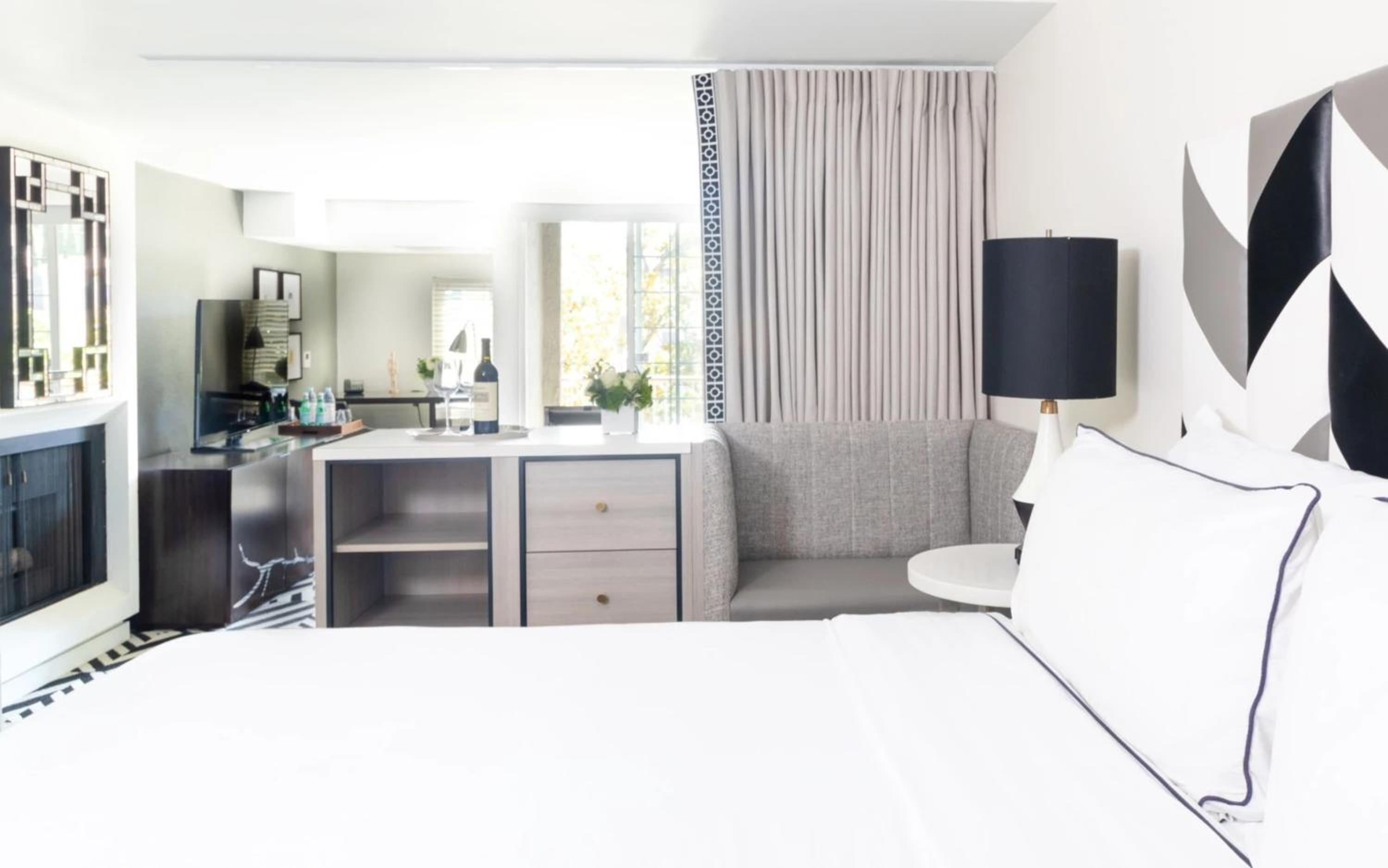 Signature King Suite, top floor with Balcony