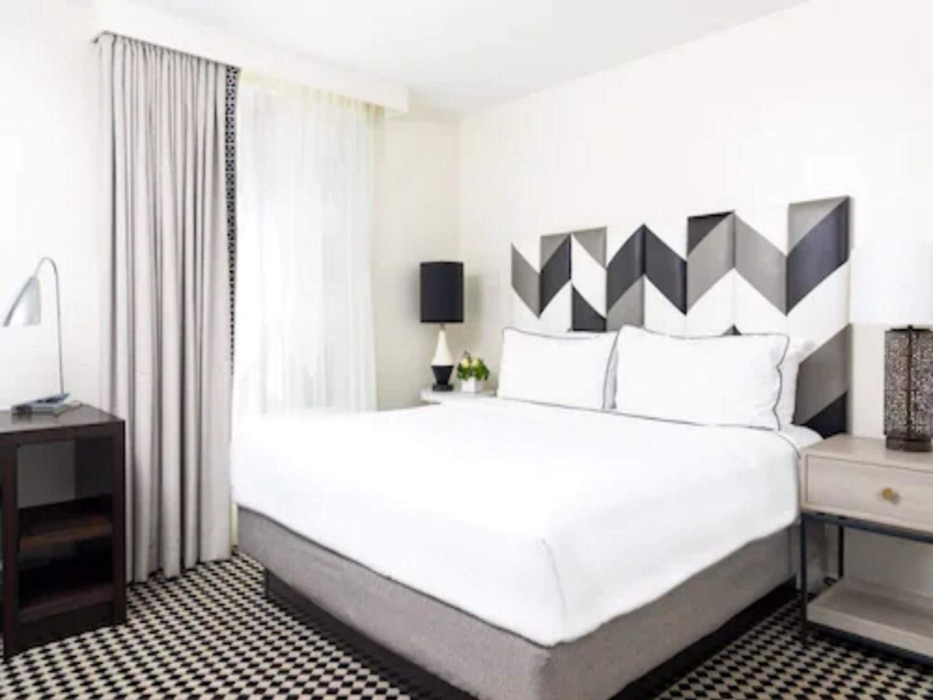 One Bedroom Signature Residence thumbnail 6