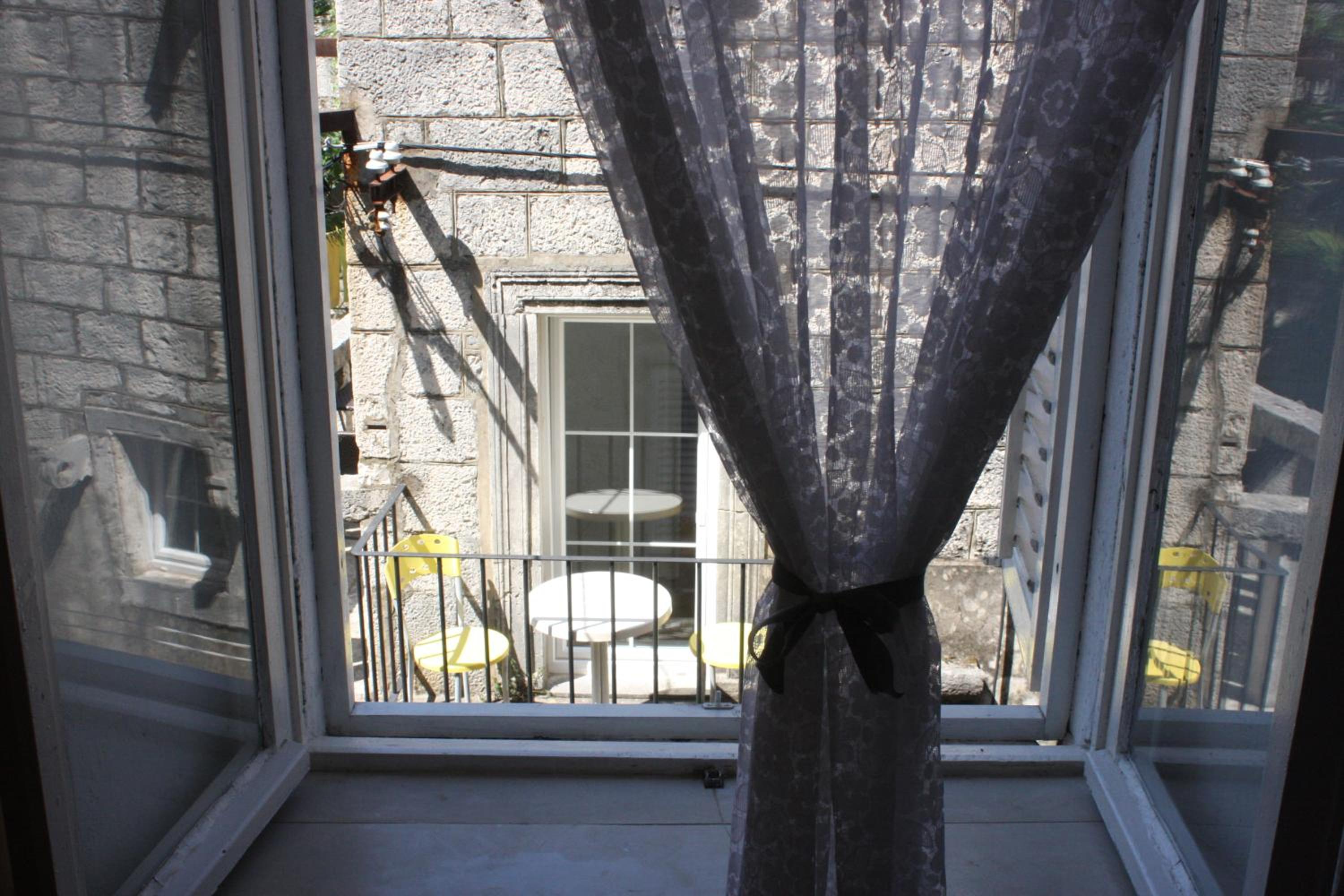 Double Room - Photo 7