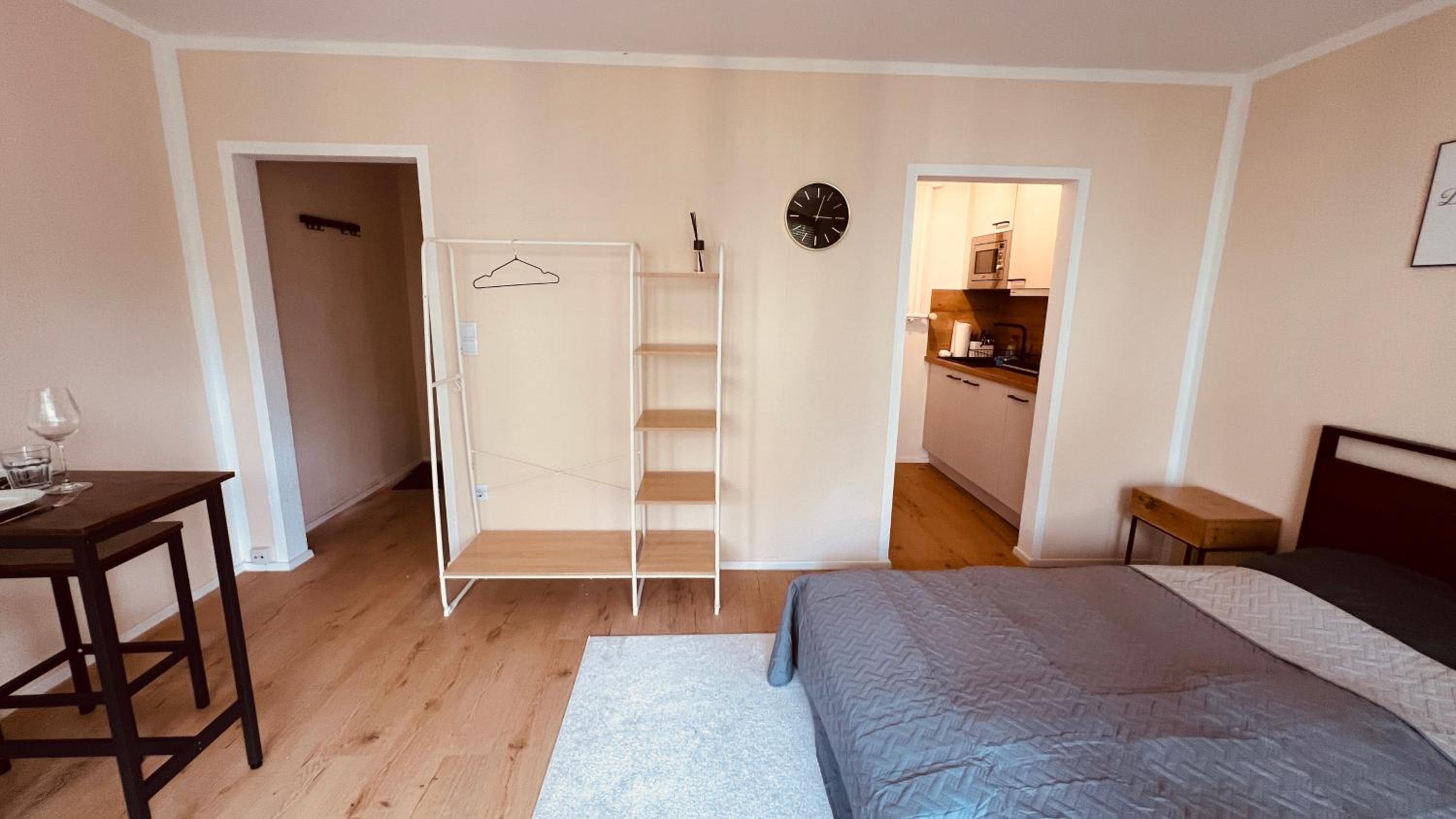 One-Bedroom Apartment photo 2