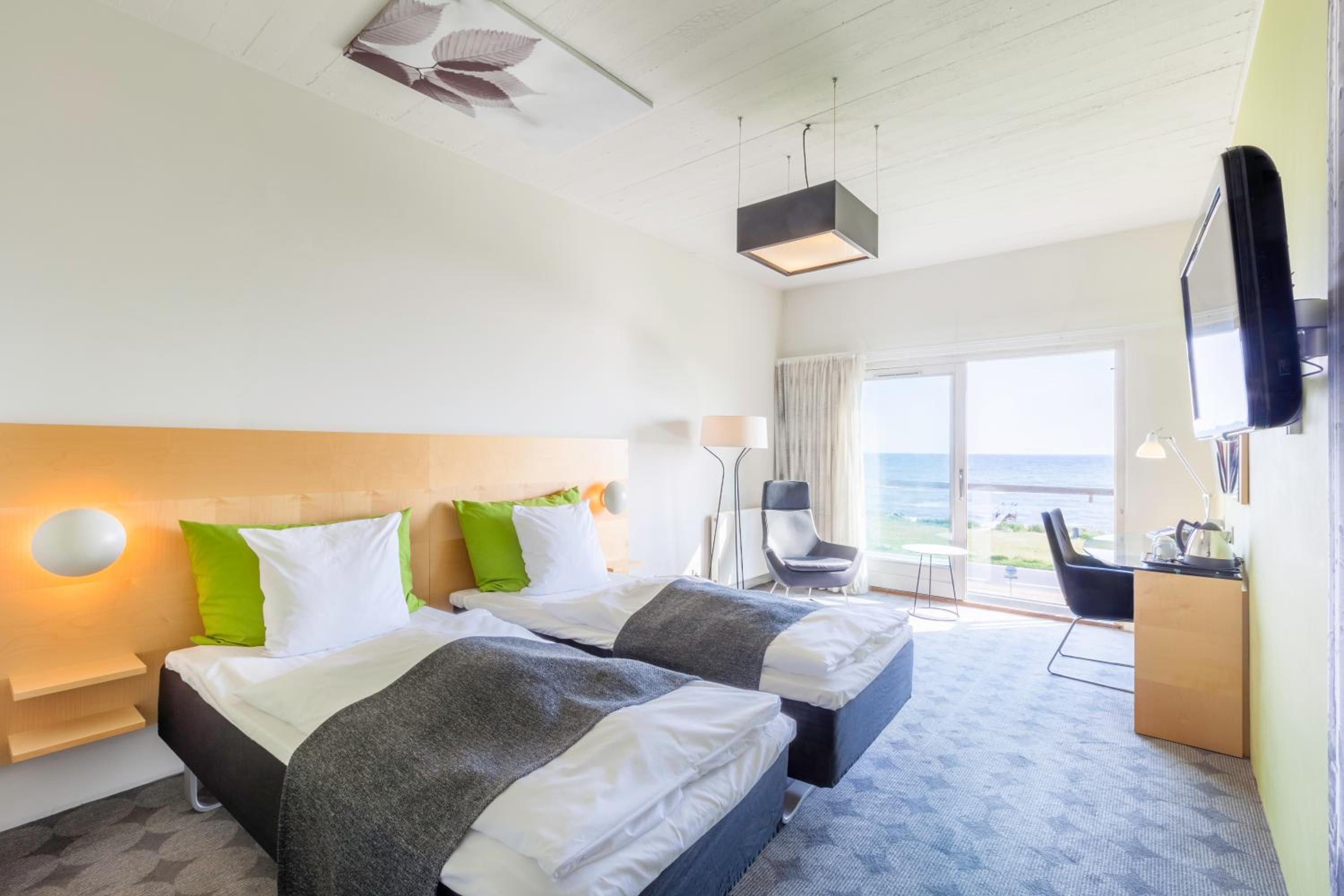 Double or Twin Room with Sea View