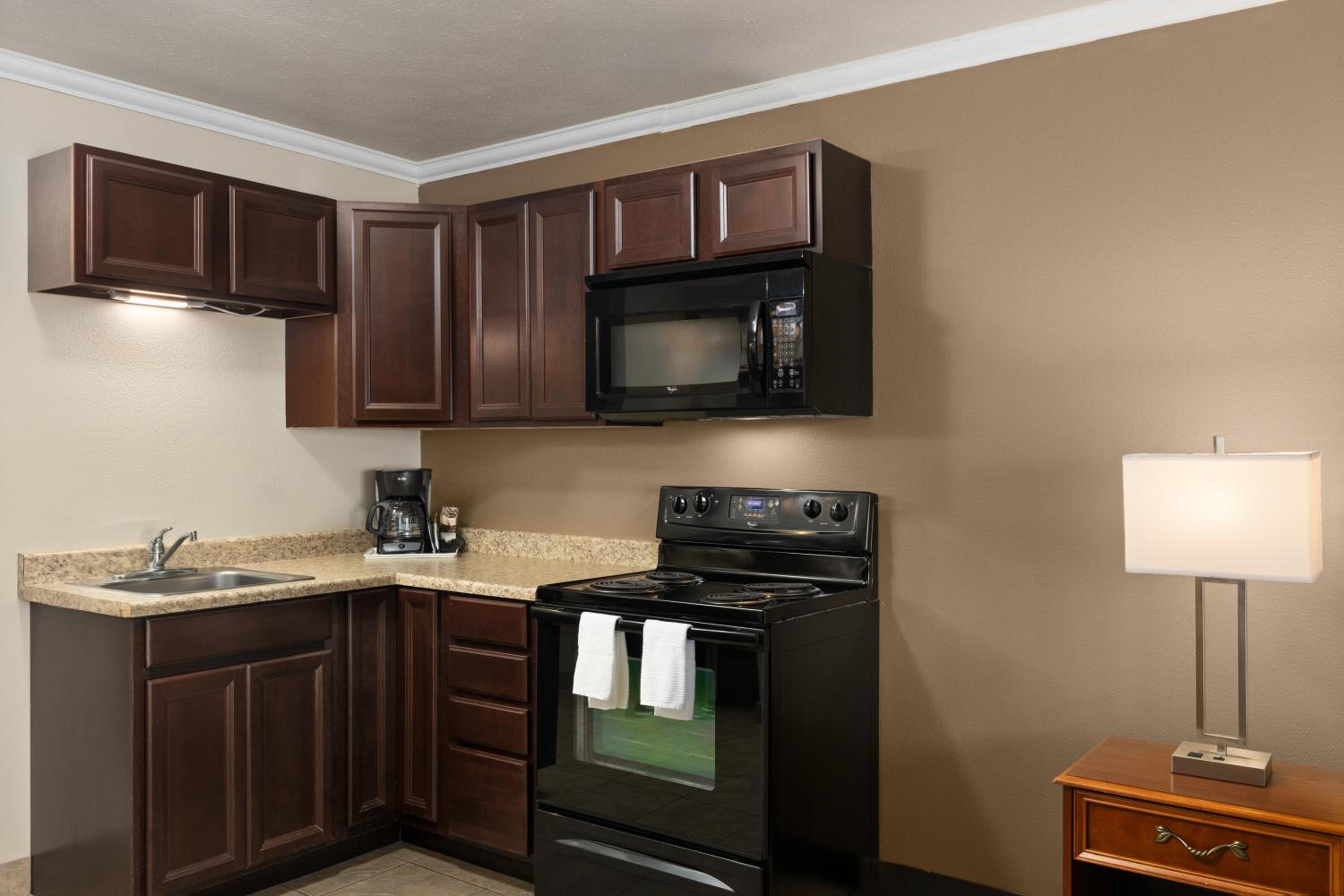 King Studio Suite - Non-Smoking - Photo 2