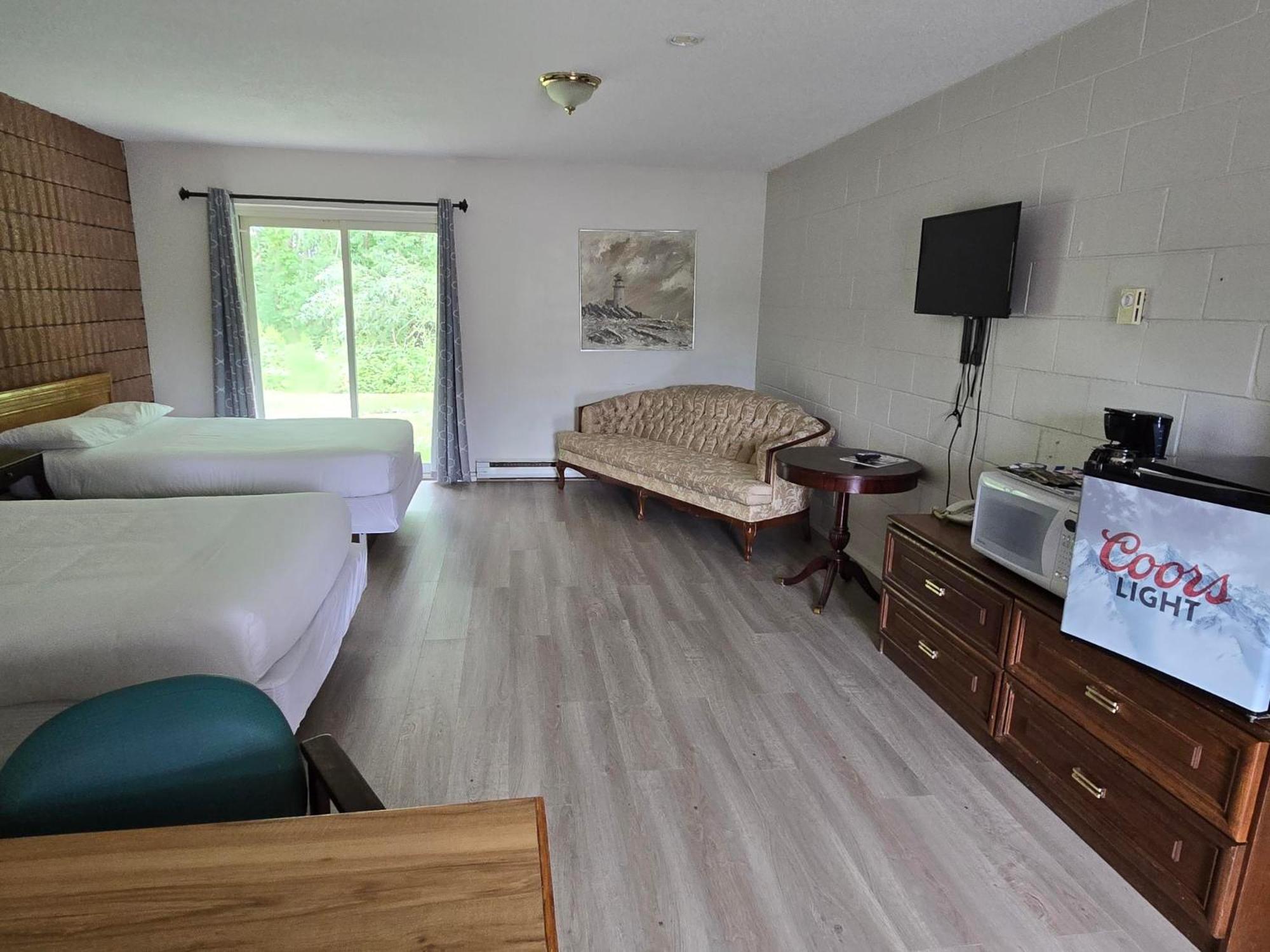 Double Room with Two Double Beds - Non-Smoking photo 1