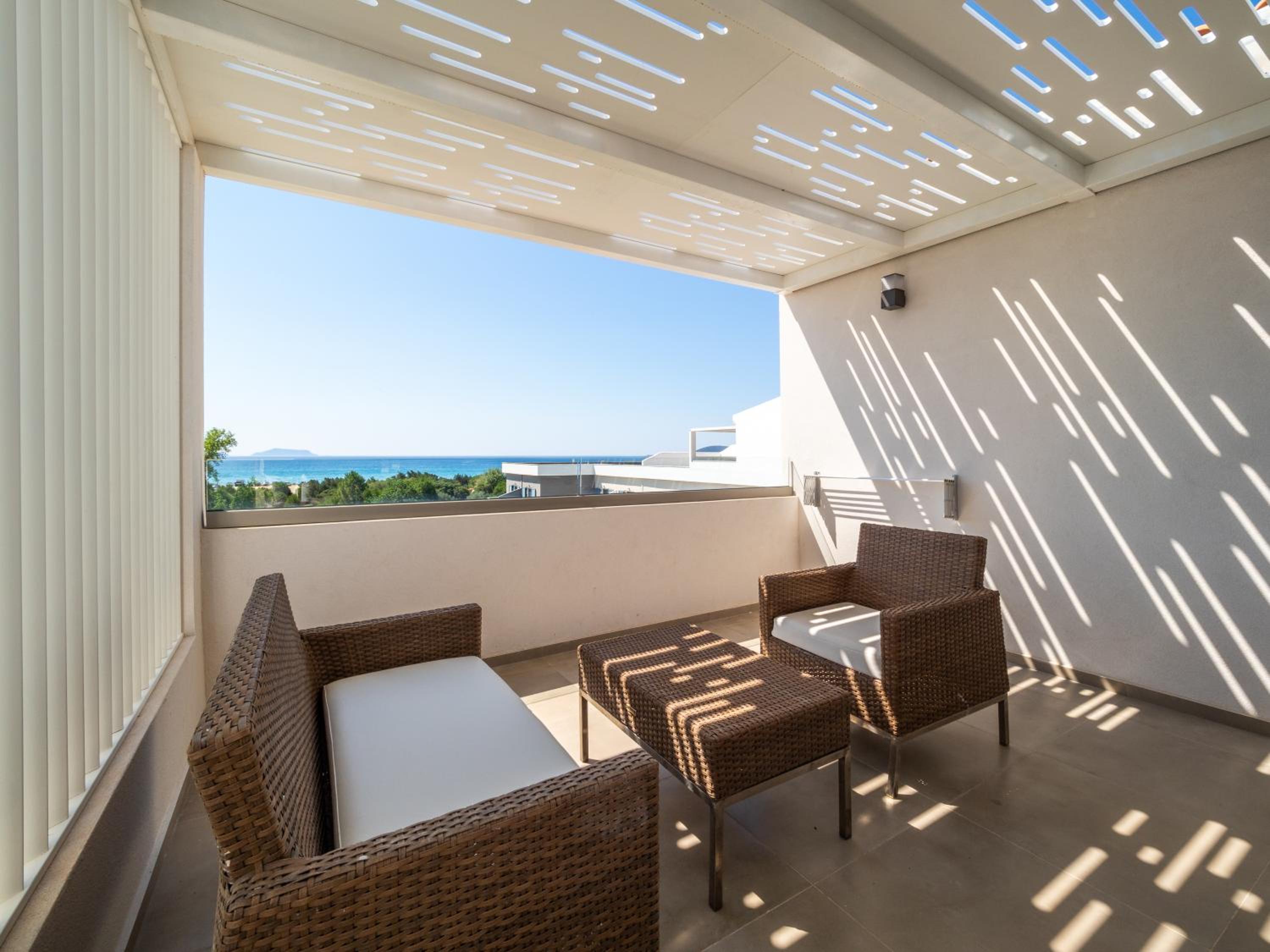 Junior Suite with Sea View - Photo 17