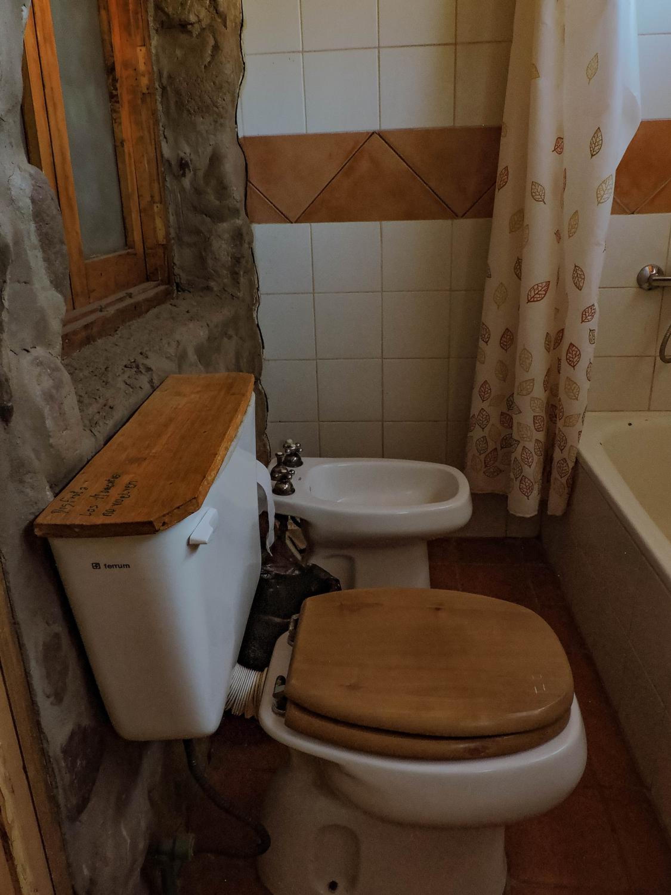 Economy Quadruple Room with Shared Bathroom photo 3