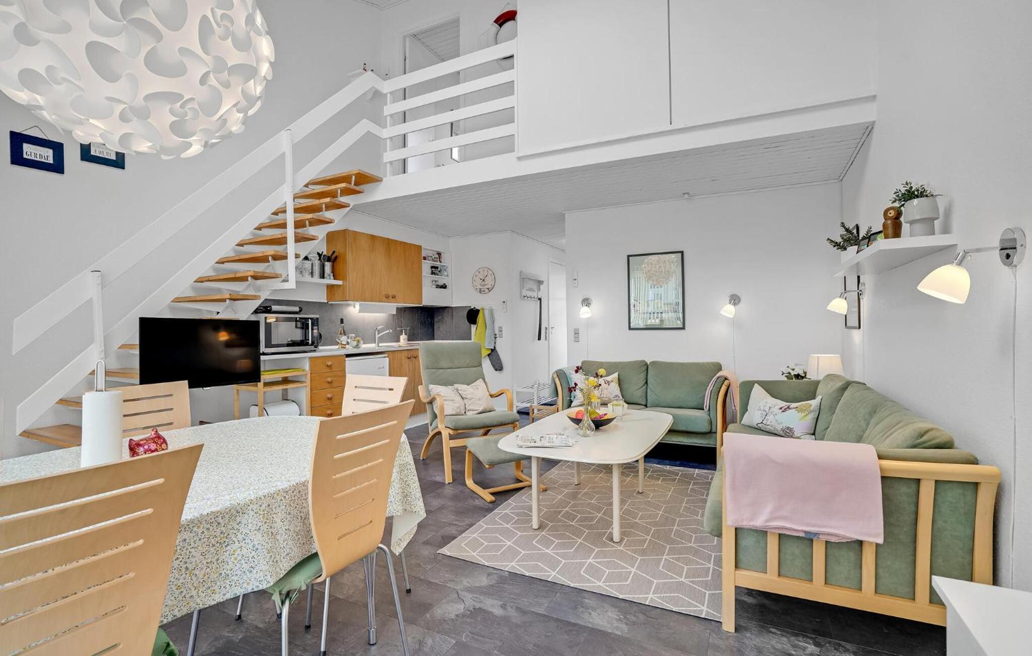 Three-Bedroom Vacation Home  photo 1