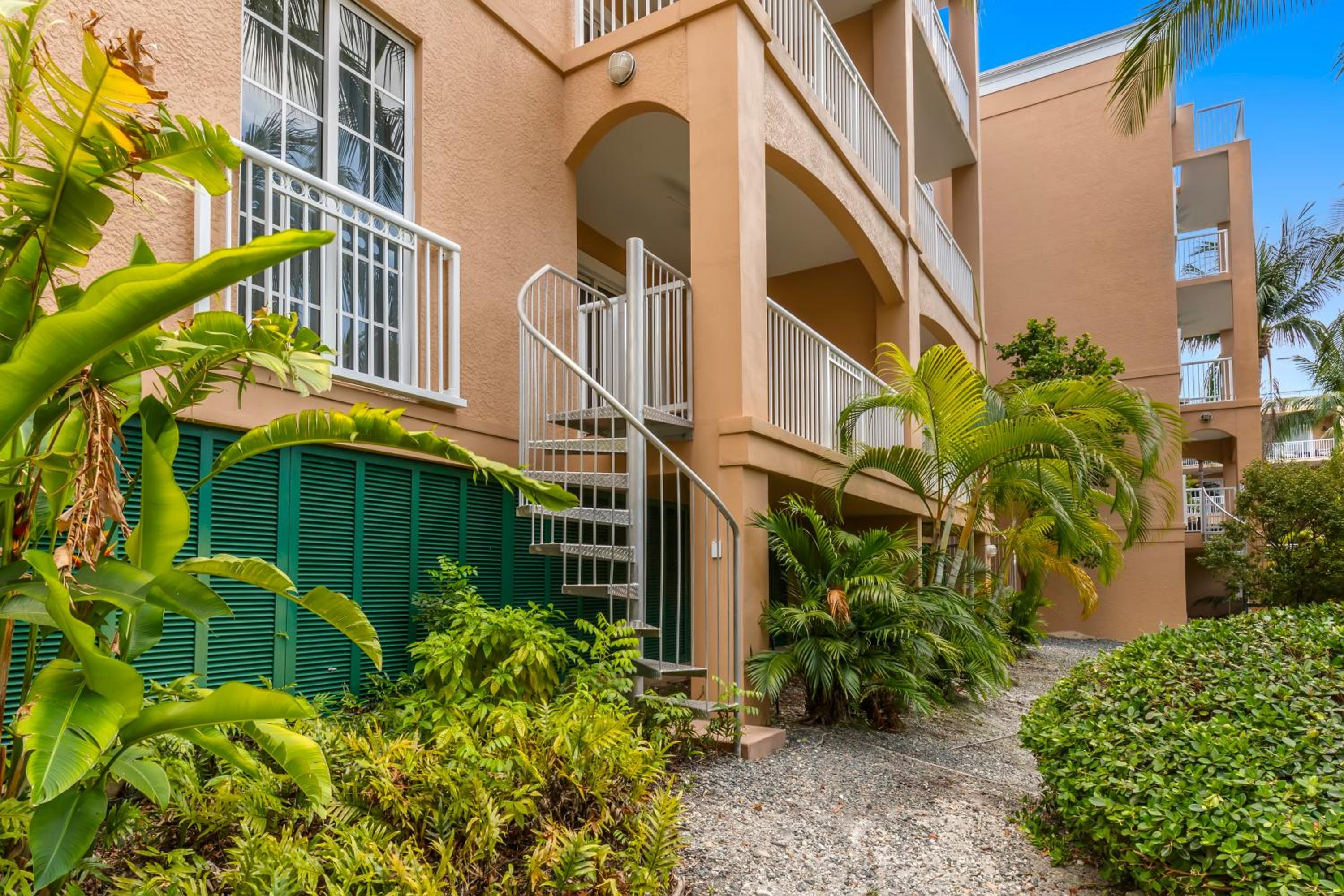 Resort View 1BR Suite with Direct Pool Access - Photo 15