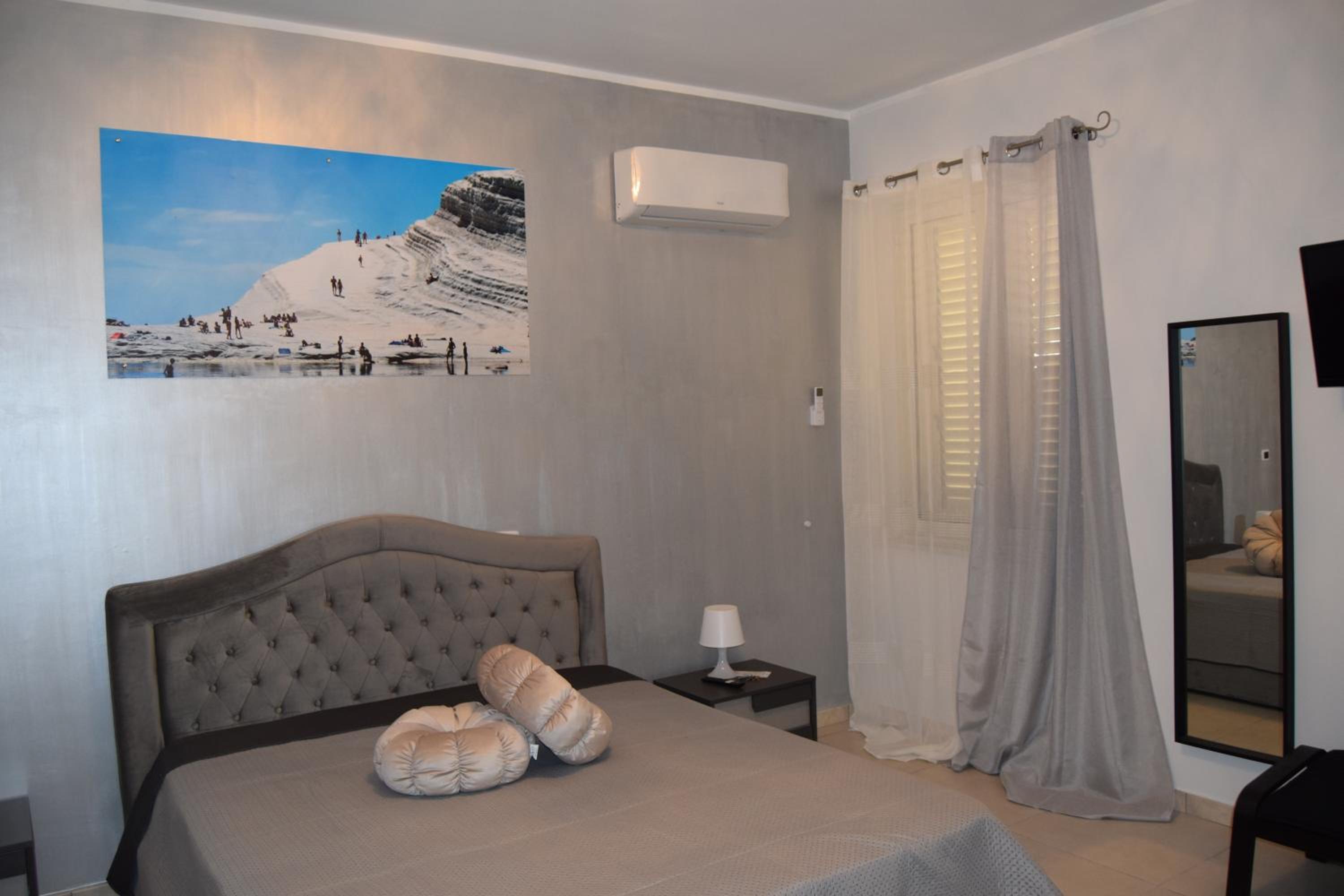 Double Room with Private External Bathroom photo 3