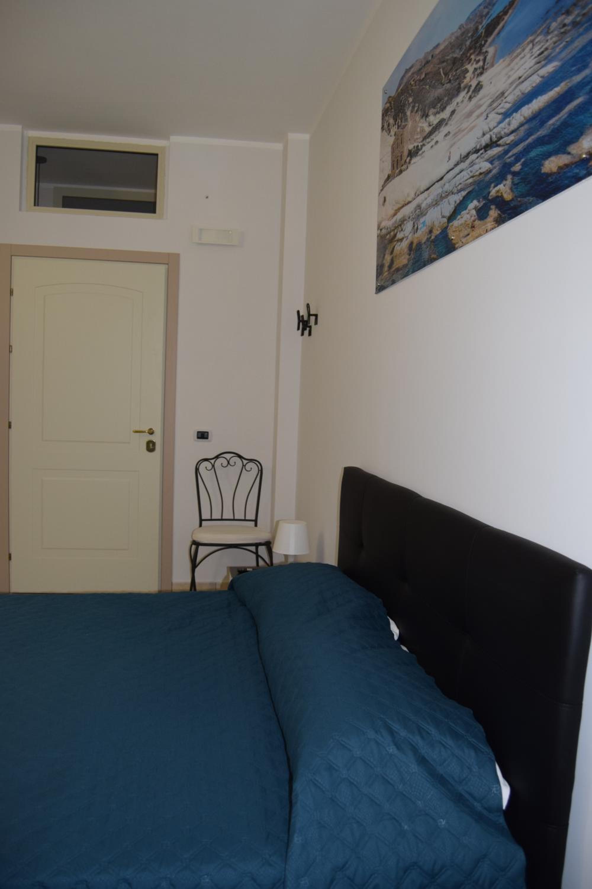 Double Room with Private External Bathroom photo 2